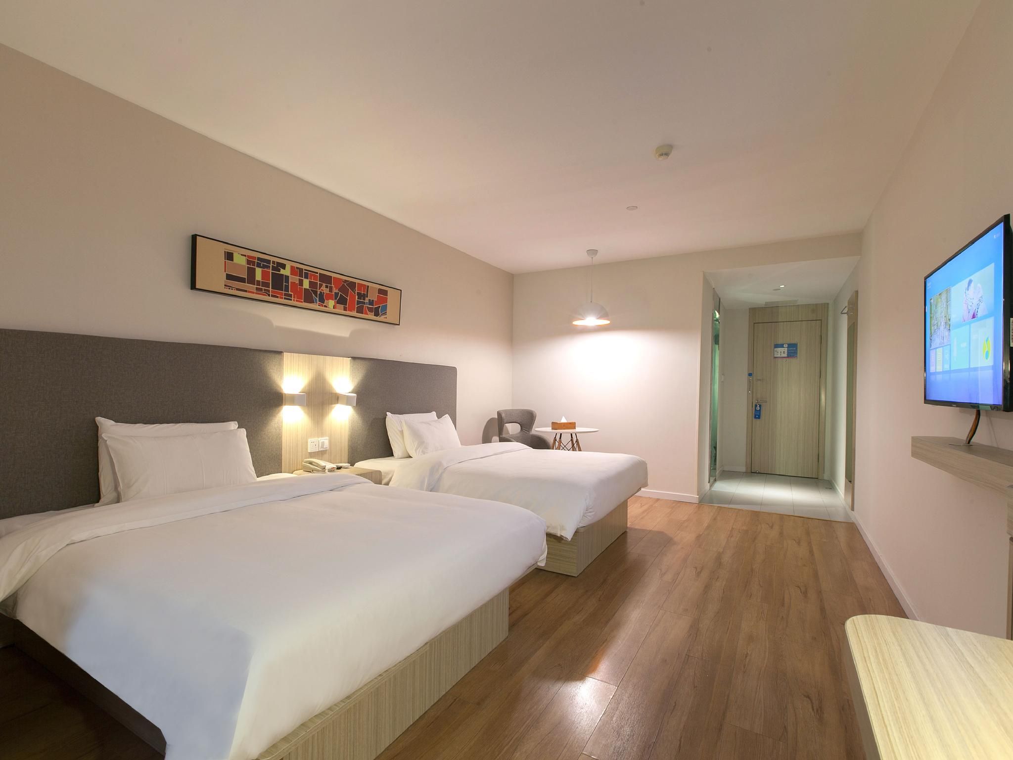 Huazhu - Deluxe Twin Room