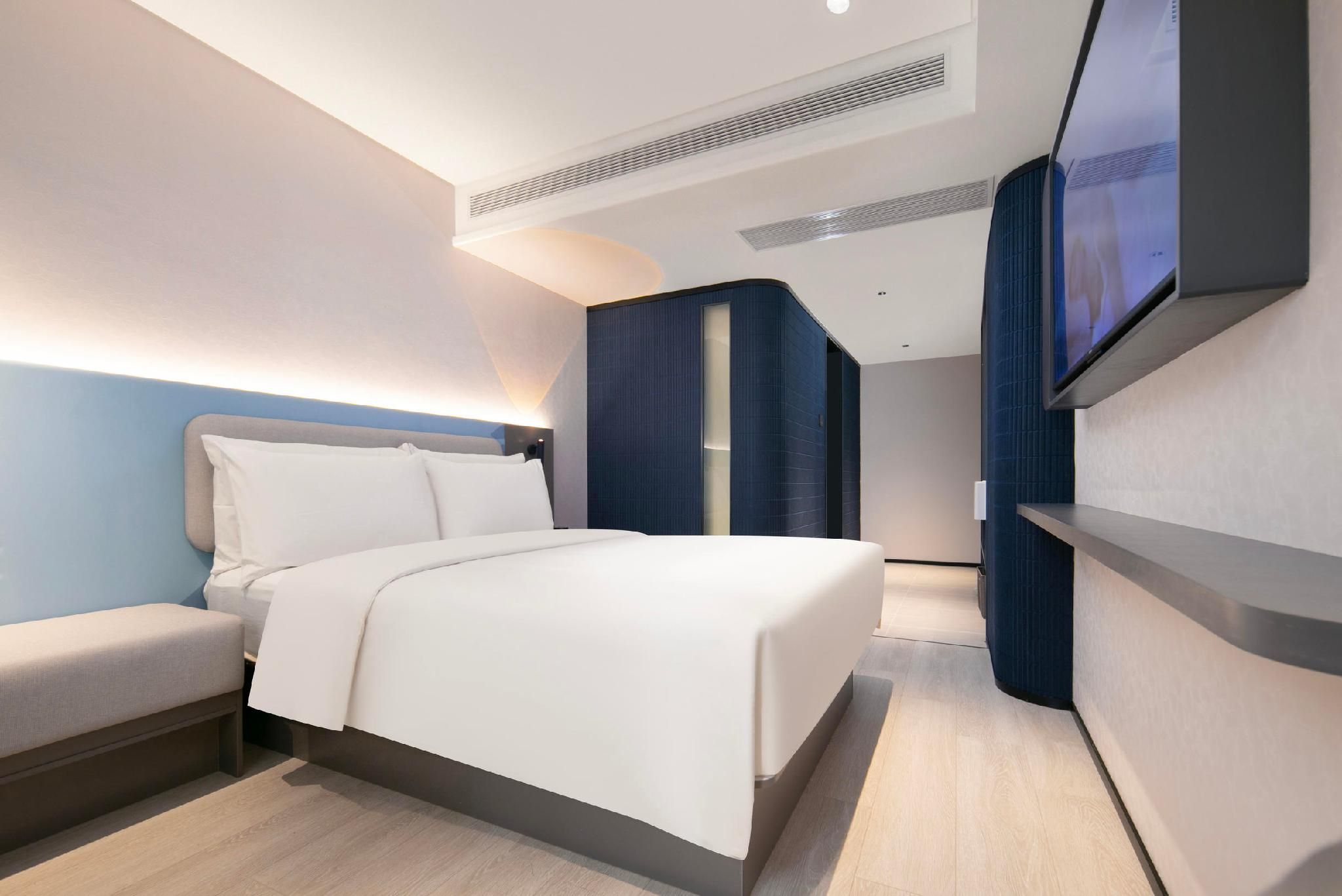 Comfort Queen Room