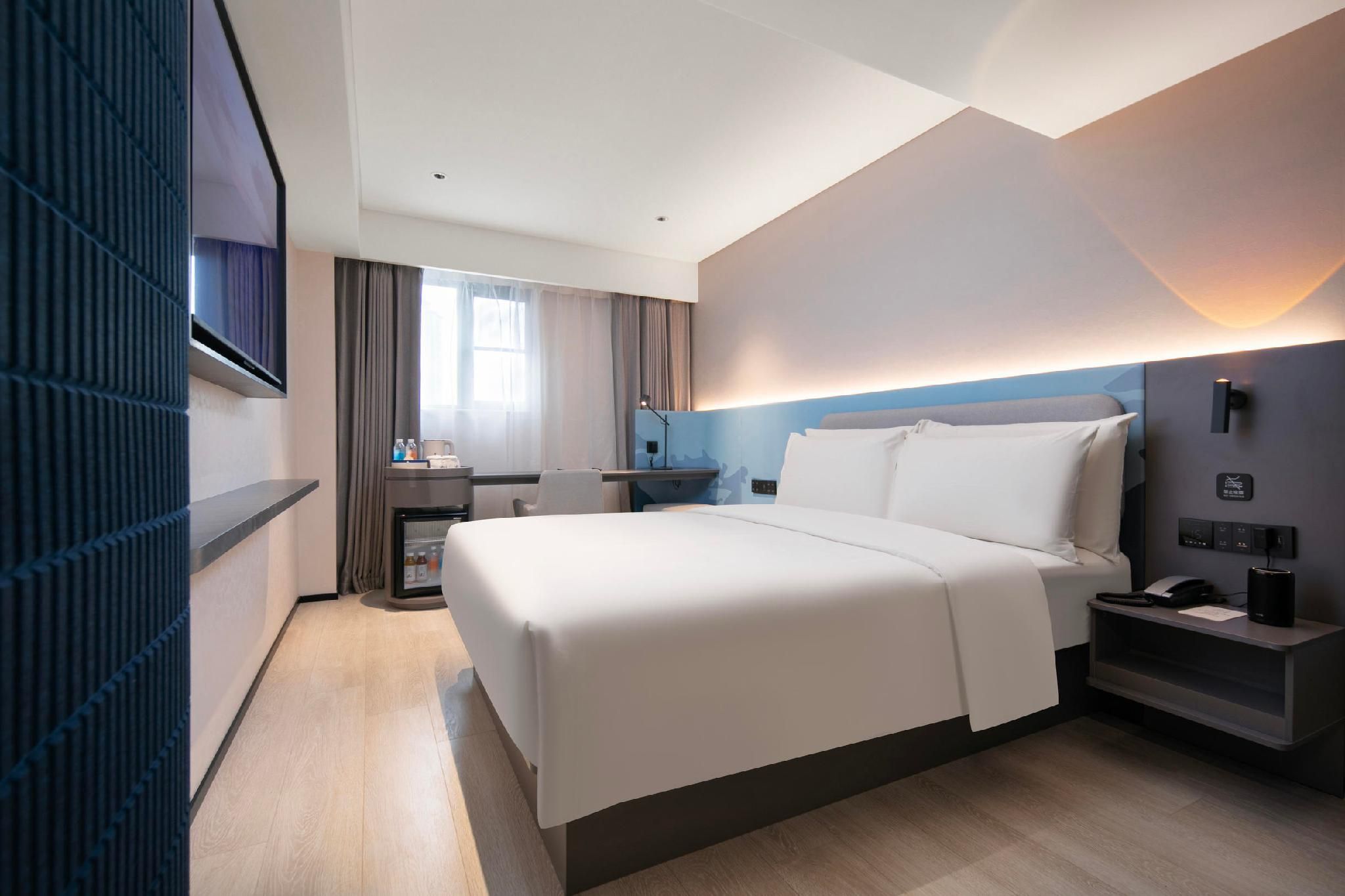 Comfort Queen Room
