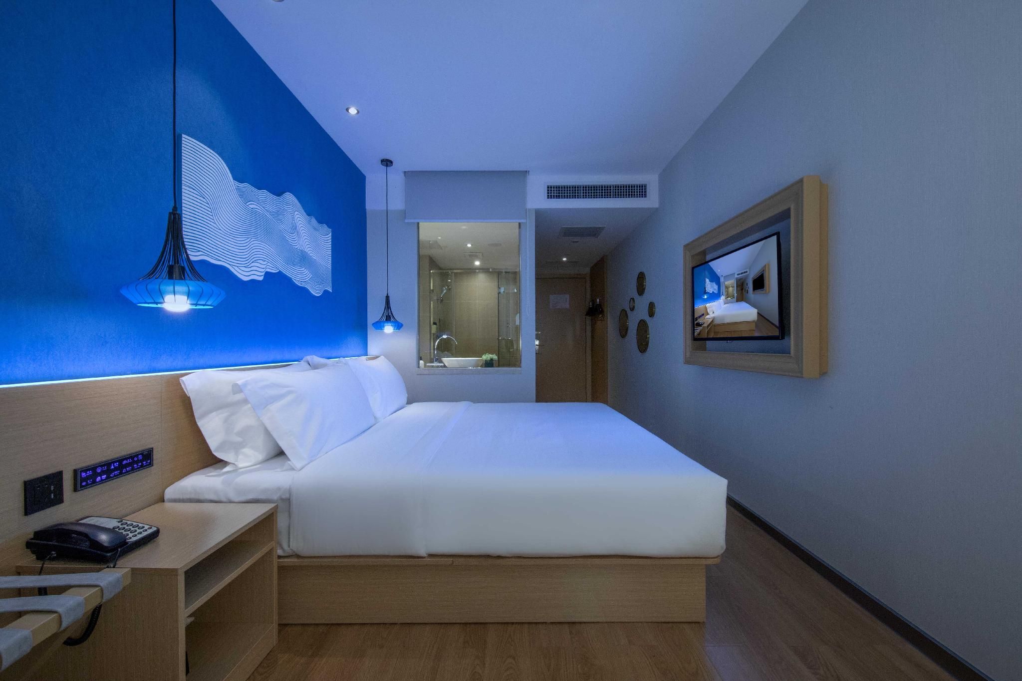 Business Queen Bed Room
