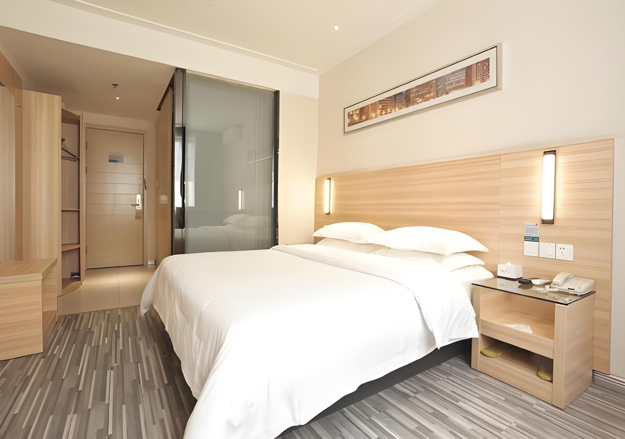 Business Queen Room