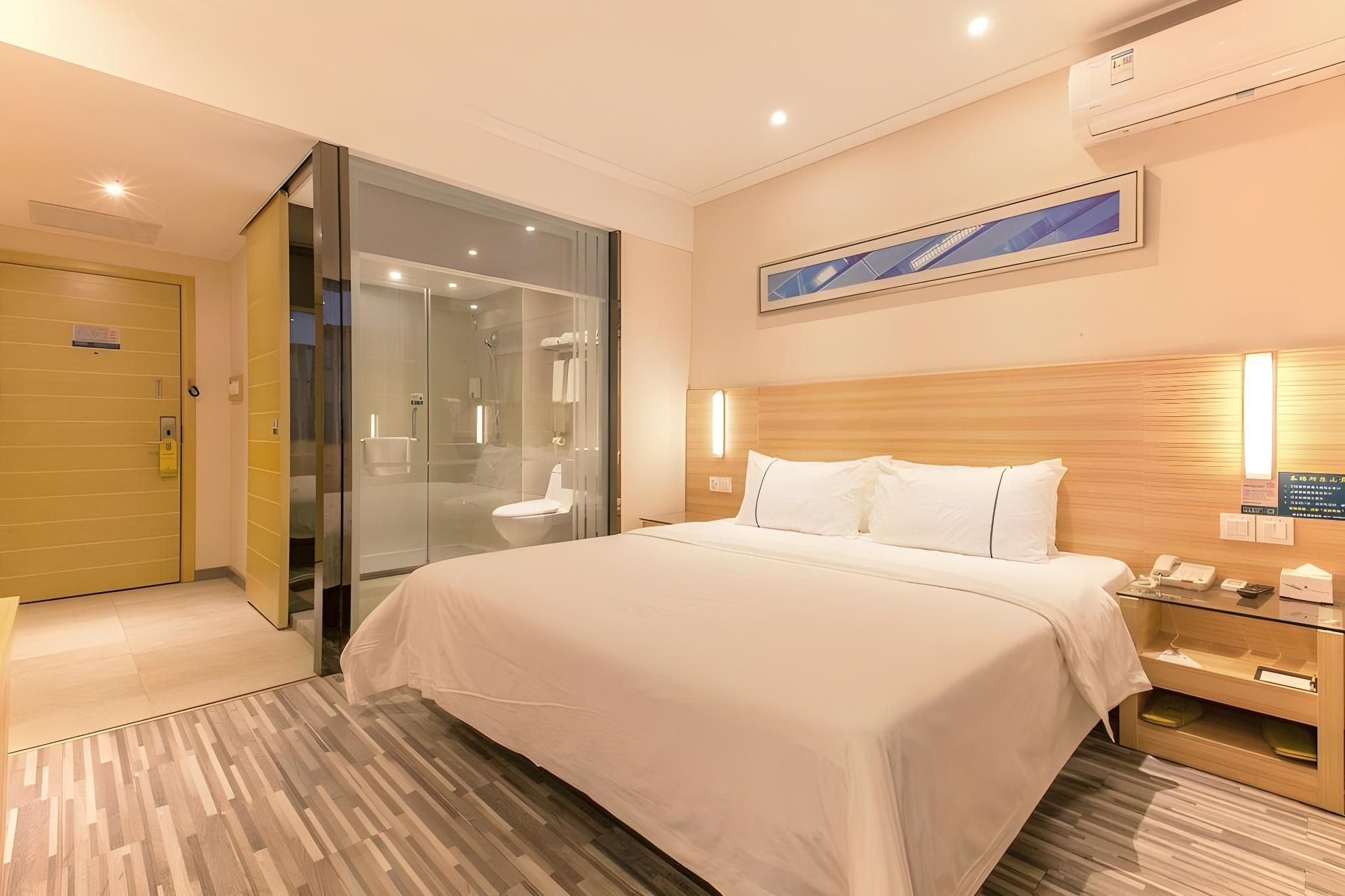 Business Queen Room