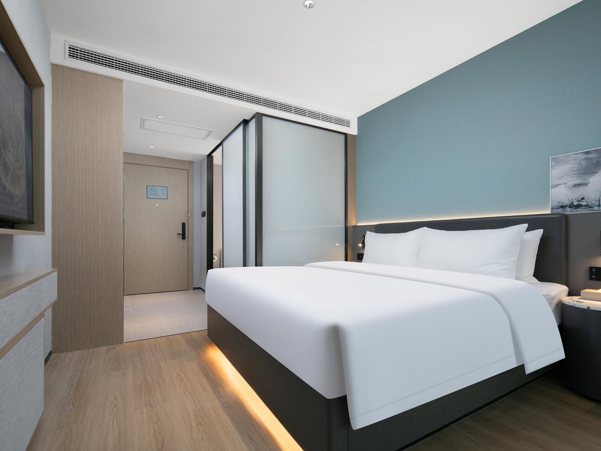 Deluxe Queen Room