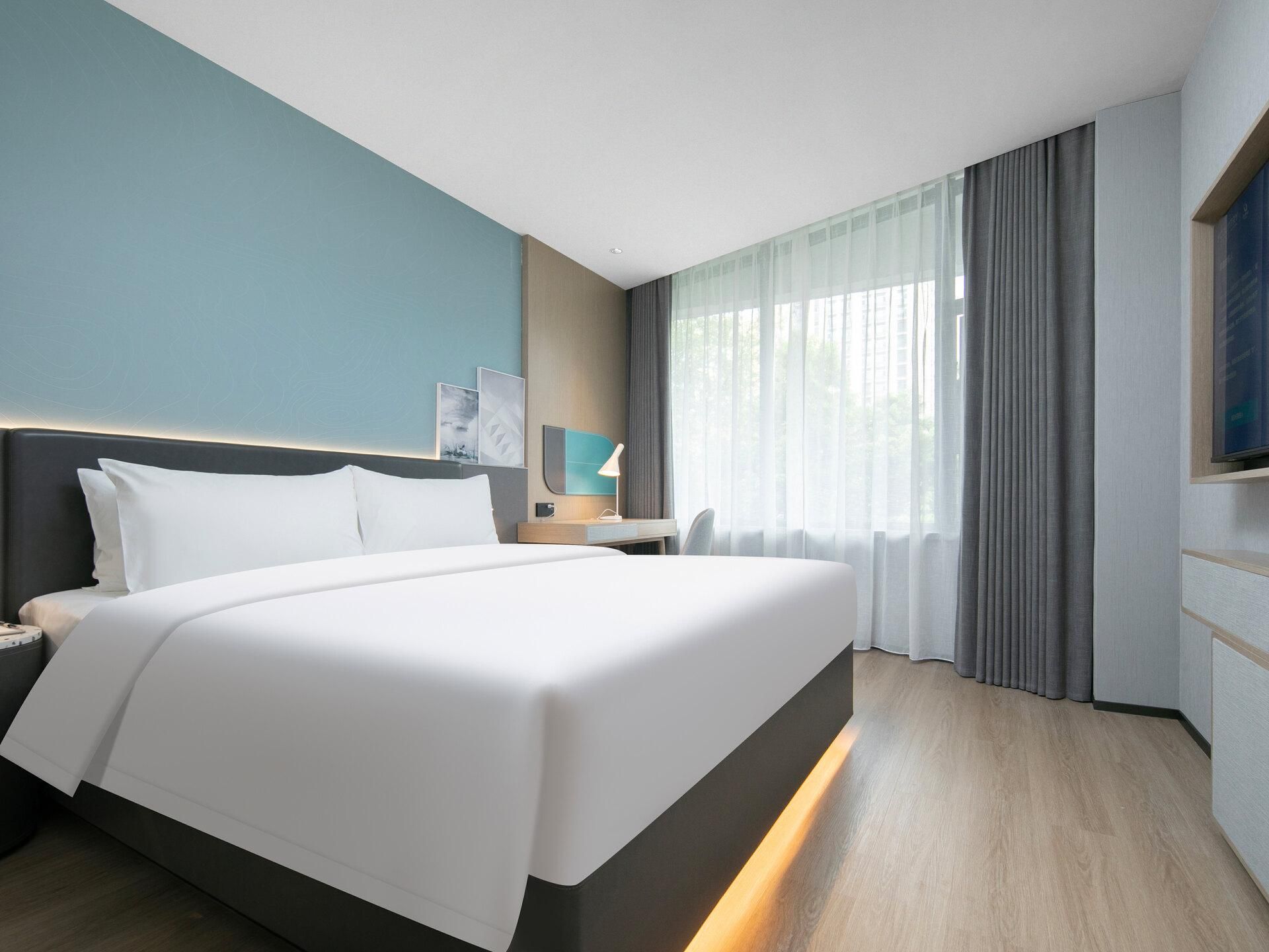 Deluxe Queen Room