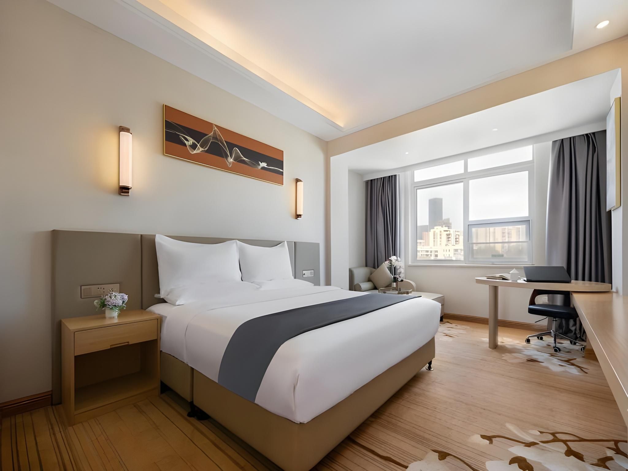 Business King Room