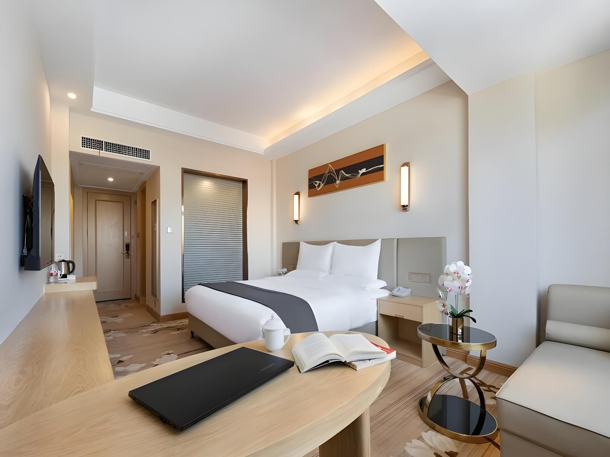 Business King Room