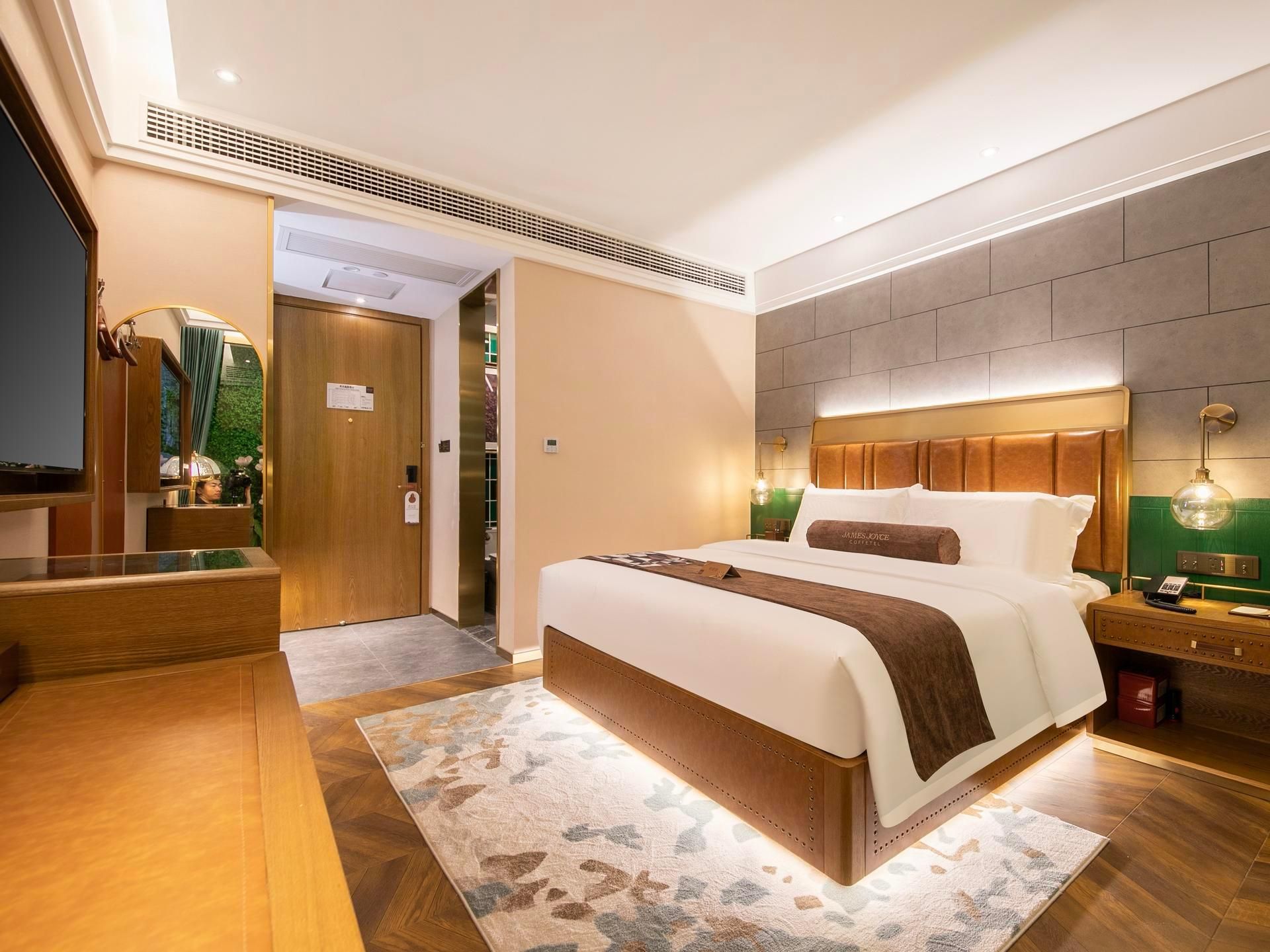James Joyce - Chunxiang Bed Room