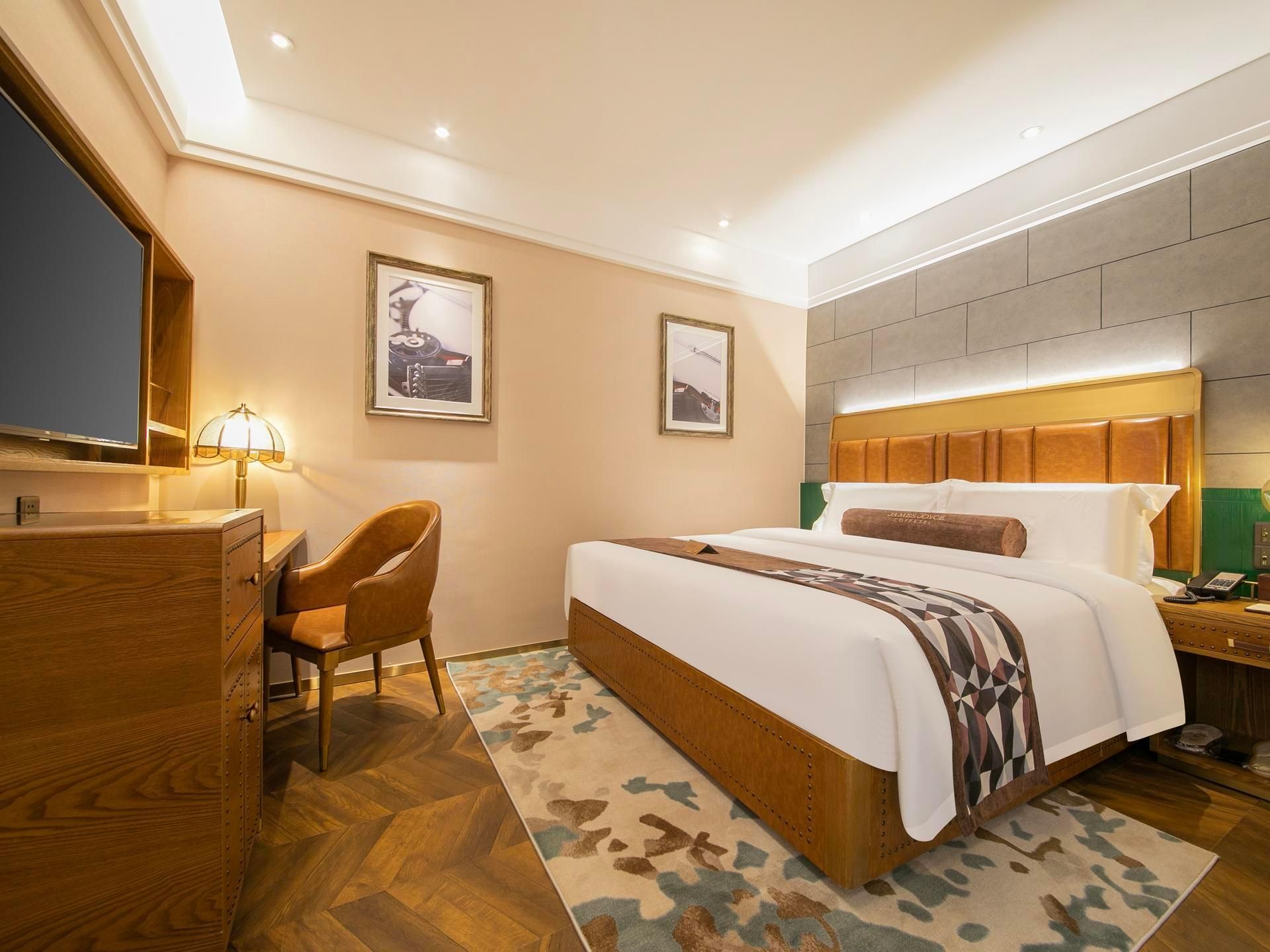 James Joyce - Chunxiang Lifestyle Room