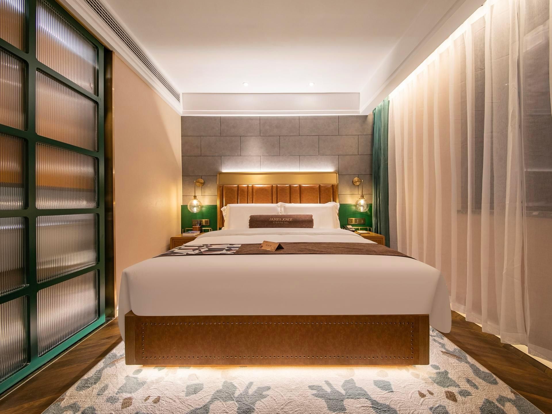 James Joyce - Feifan Bed Room