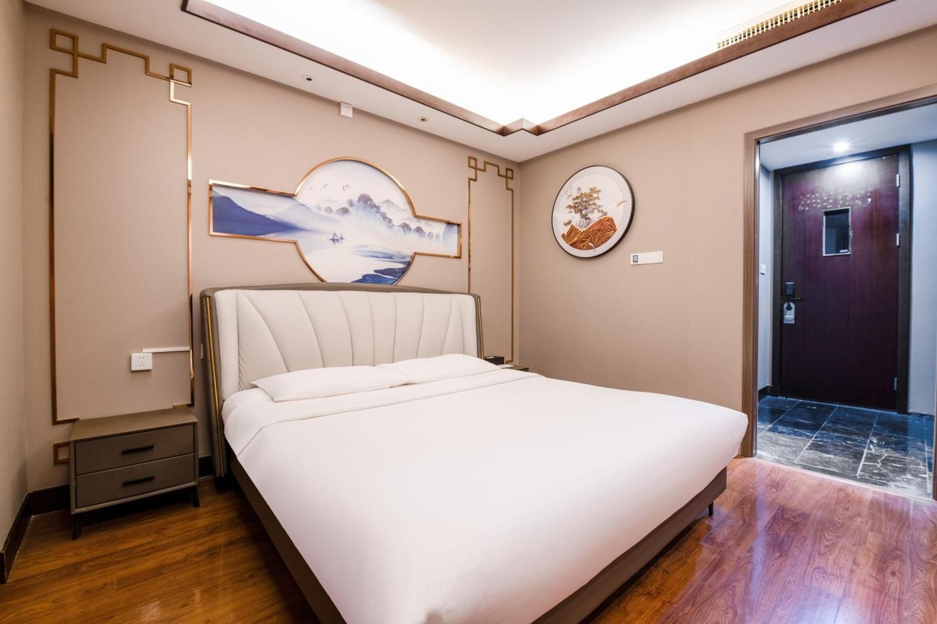 Queen Room