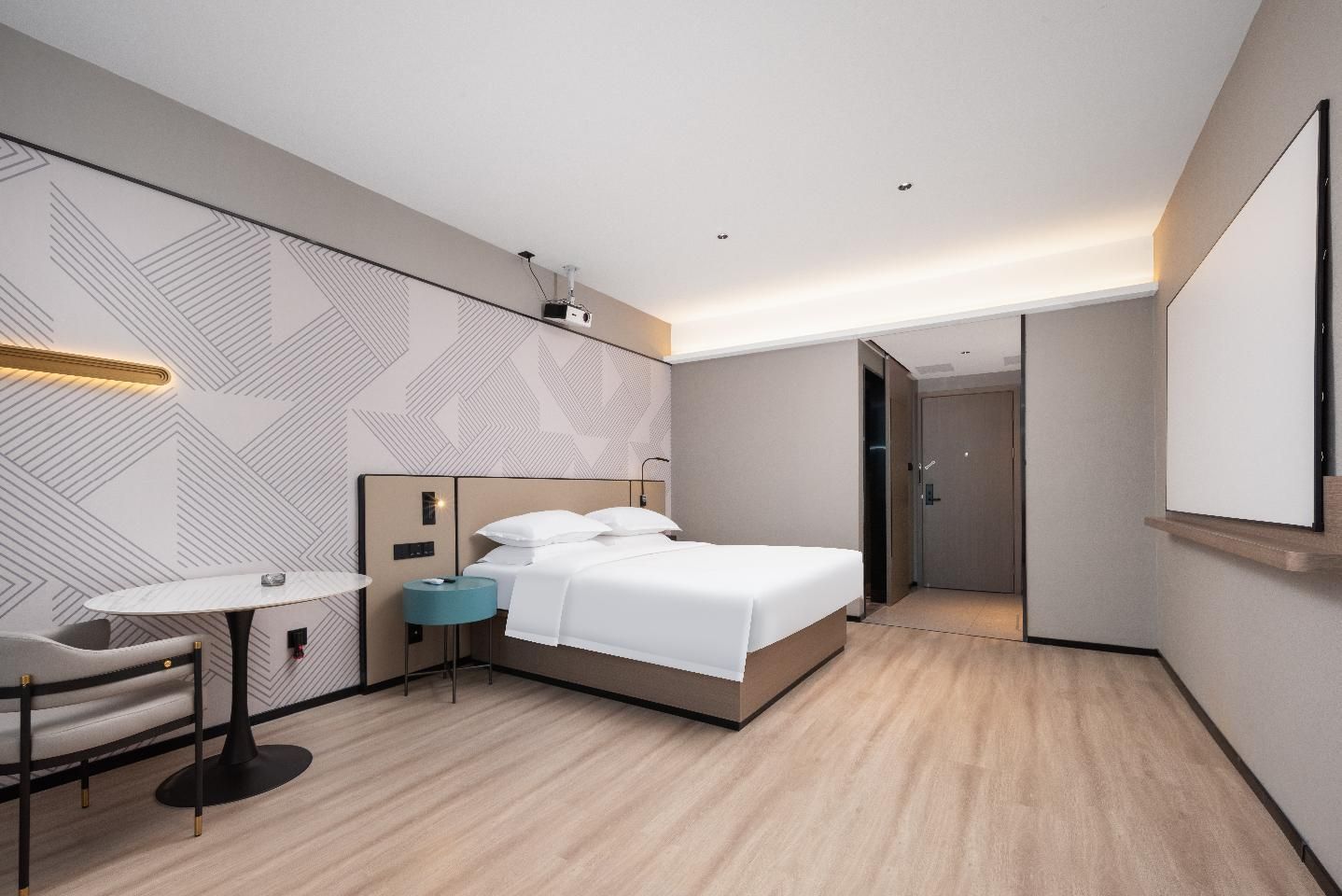 Superior Cinema Queen Room