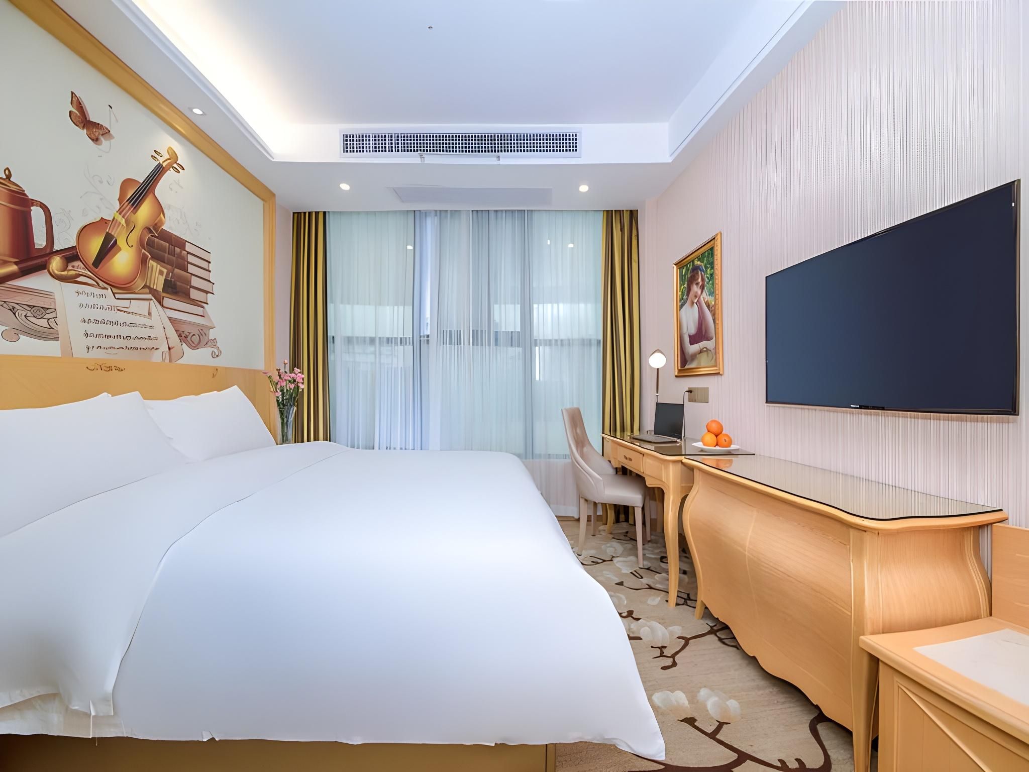 Business King Room