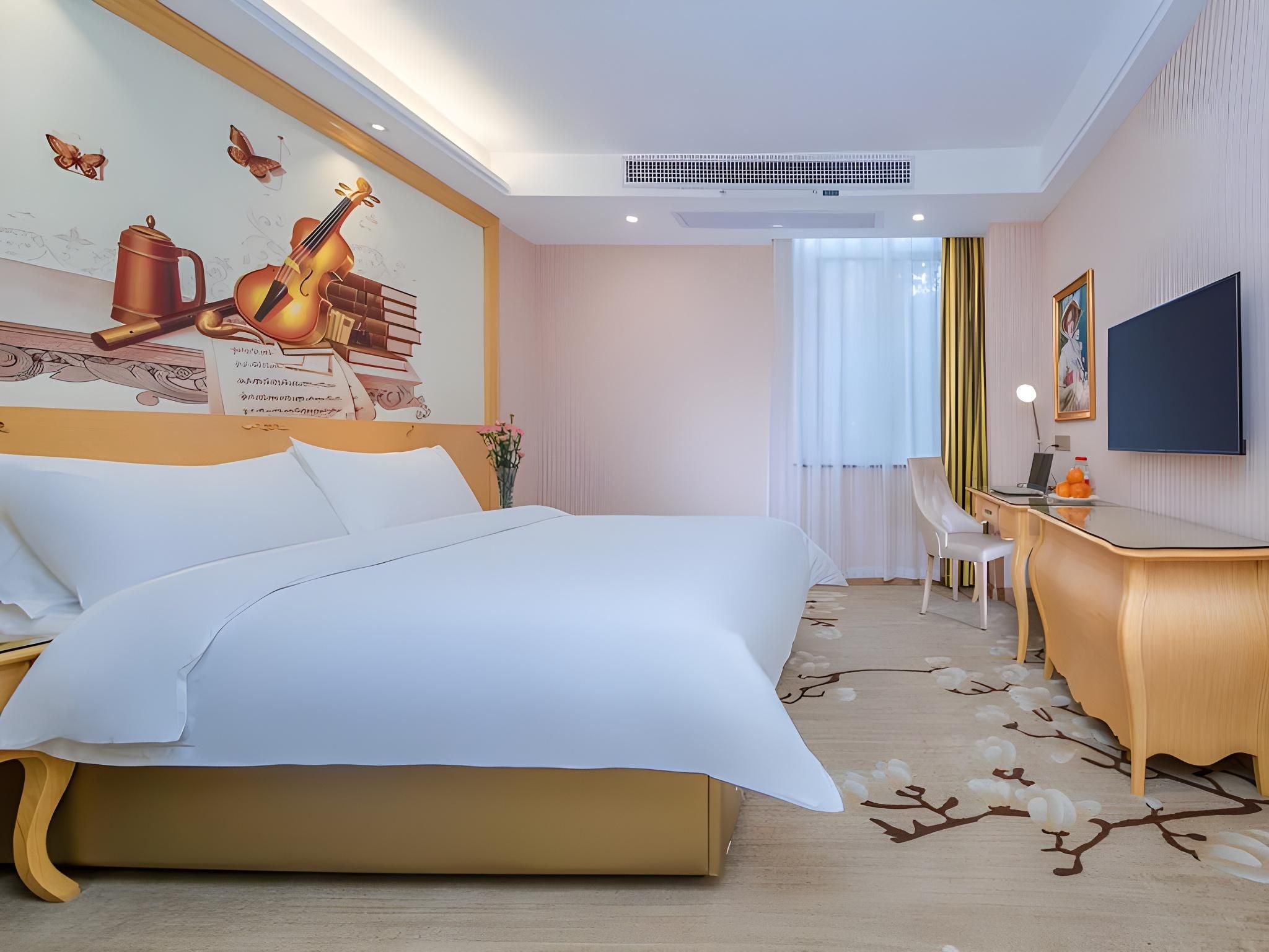 Deluxe Queen Room