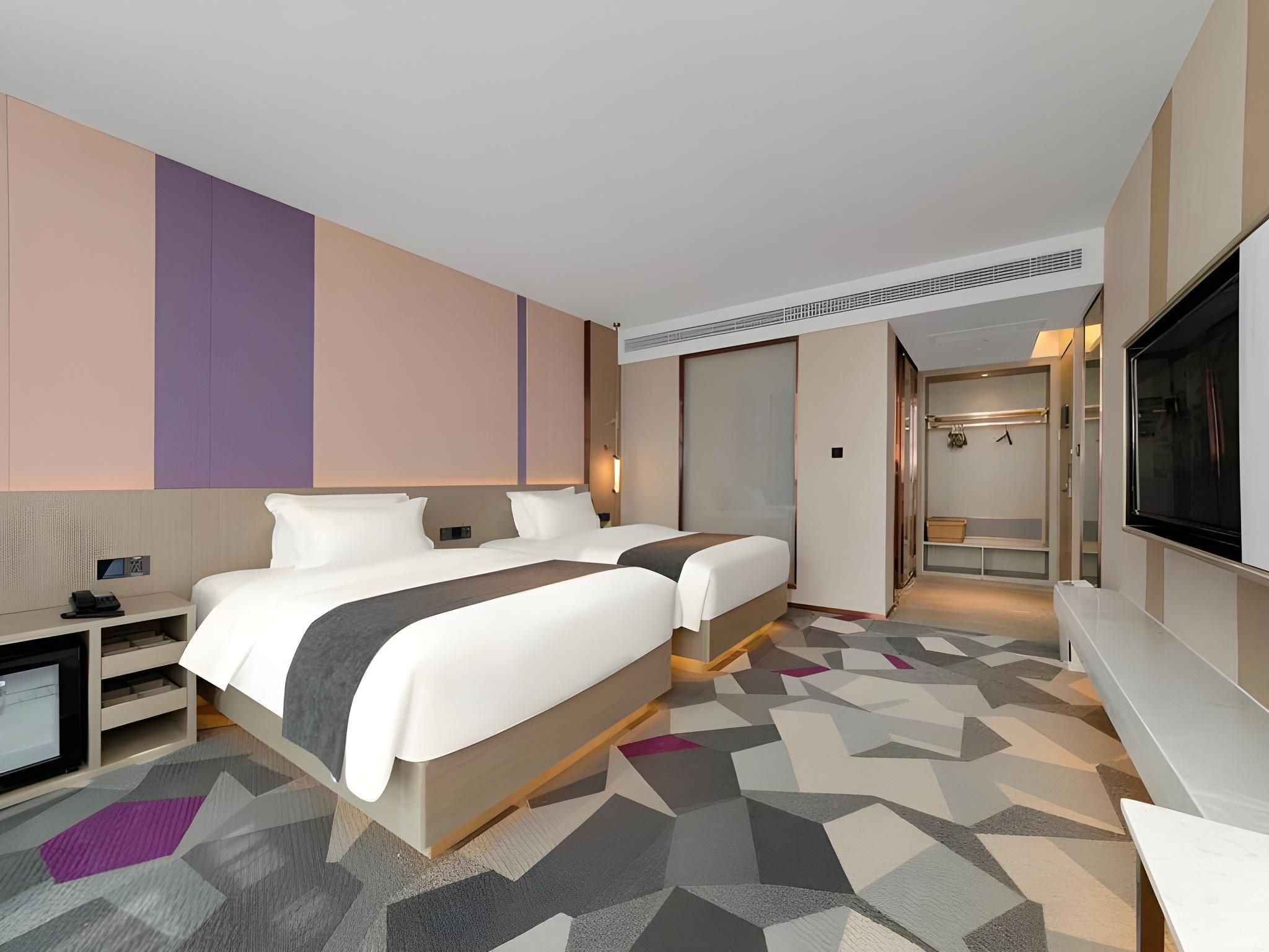 WH - Deluxe Room Twin