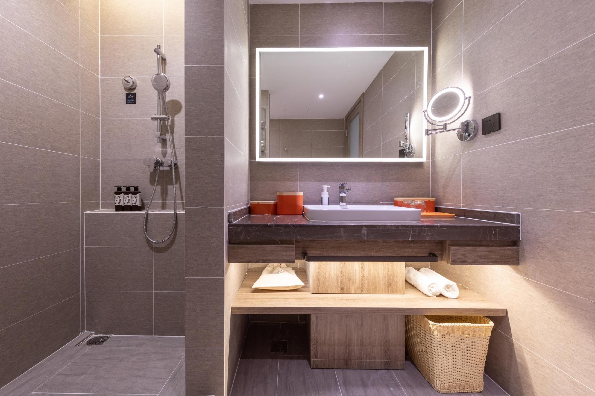 Atour - Elegant Room