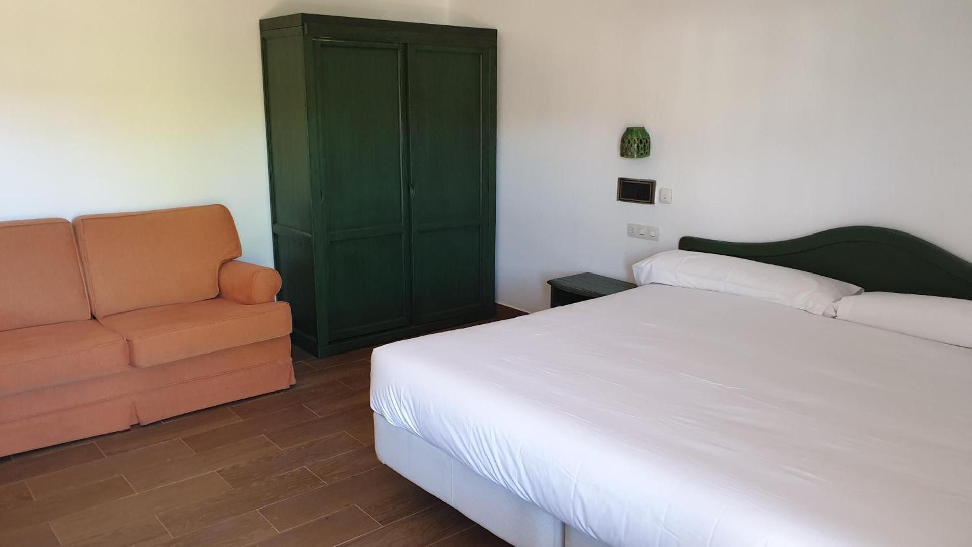 Sabinanigo Camp & Hotel Classic Quadruple Room