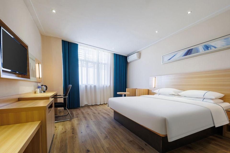 Business Queen Room