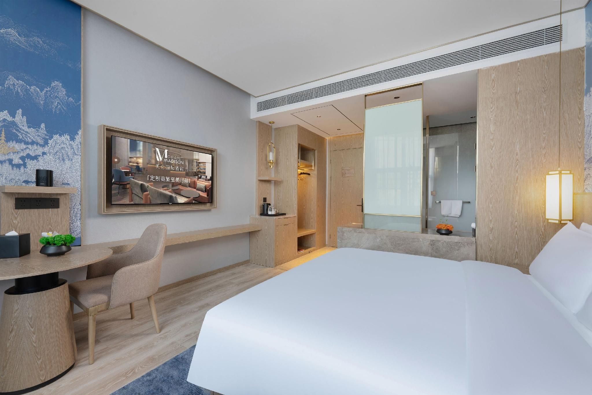 Hotel Queen Room