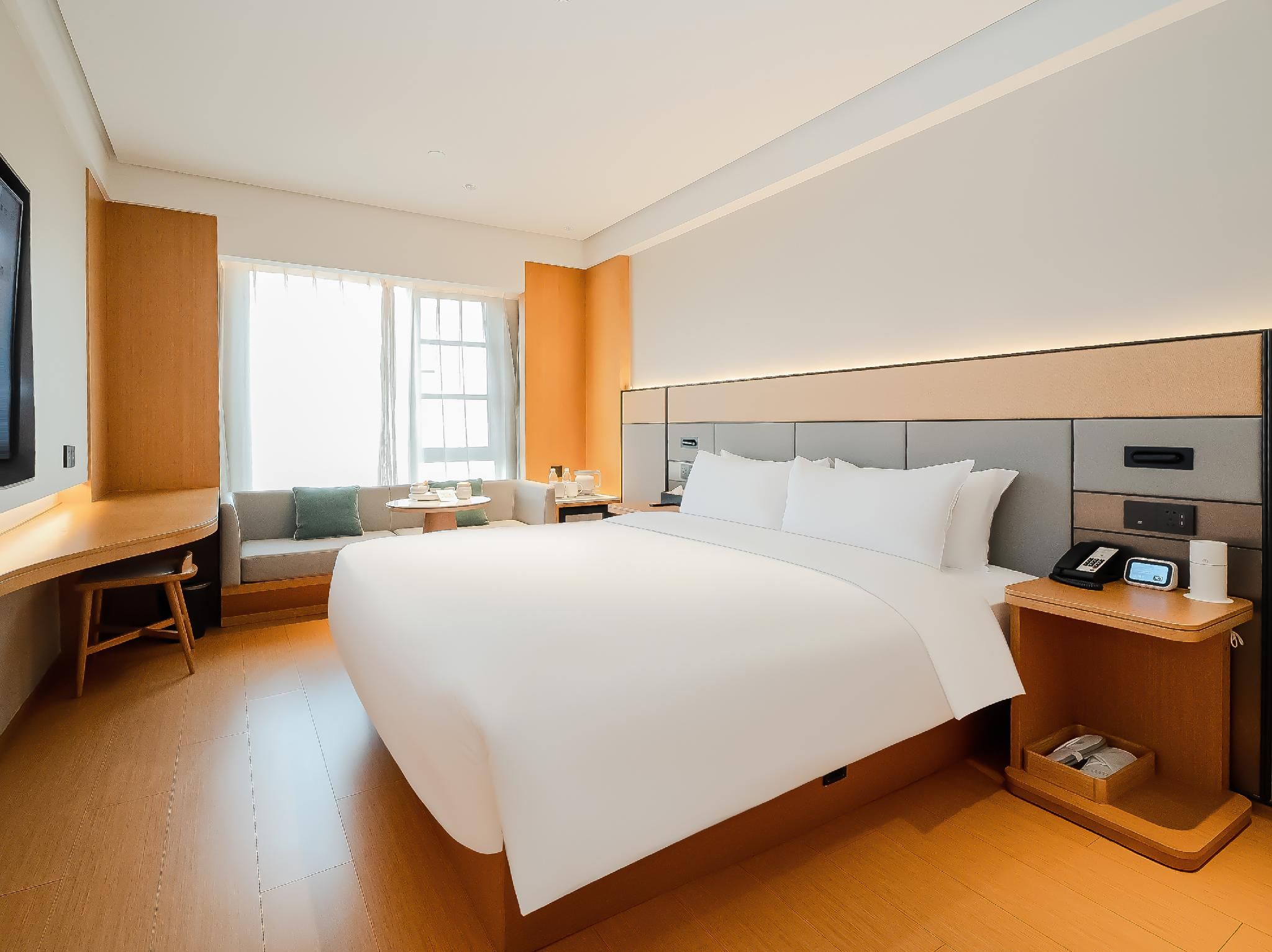 Business Queen Bed Room