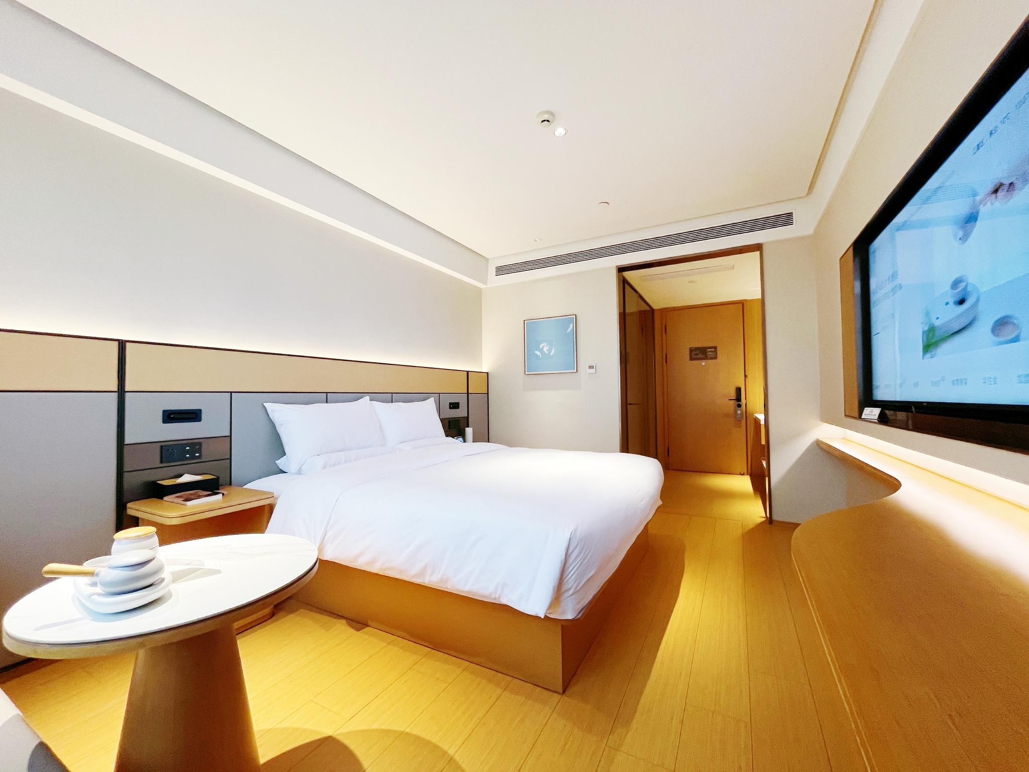 Business Queen Bed Room