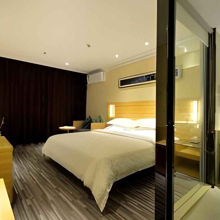 Business Queen Room