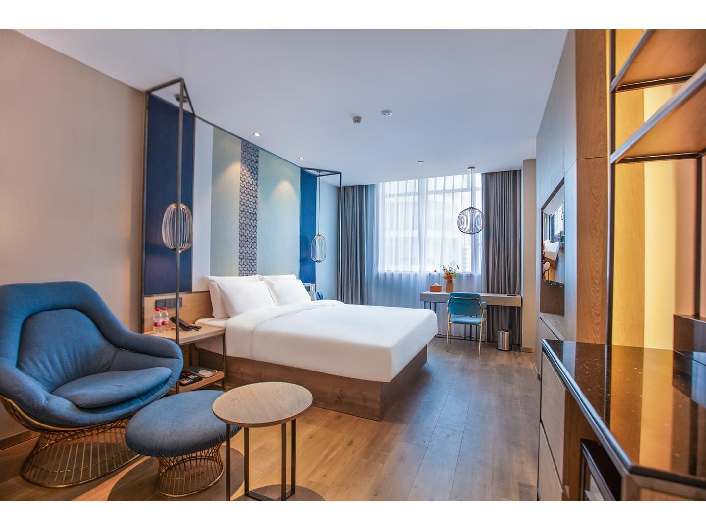 Huazhu - Deluxe Bed Room