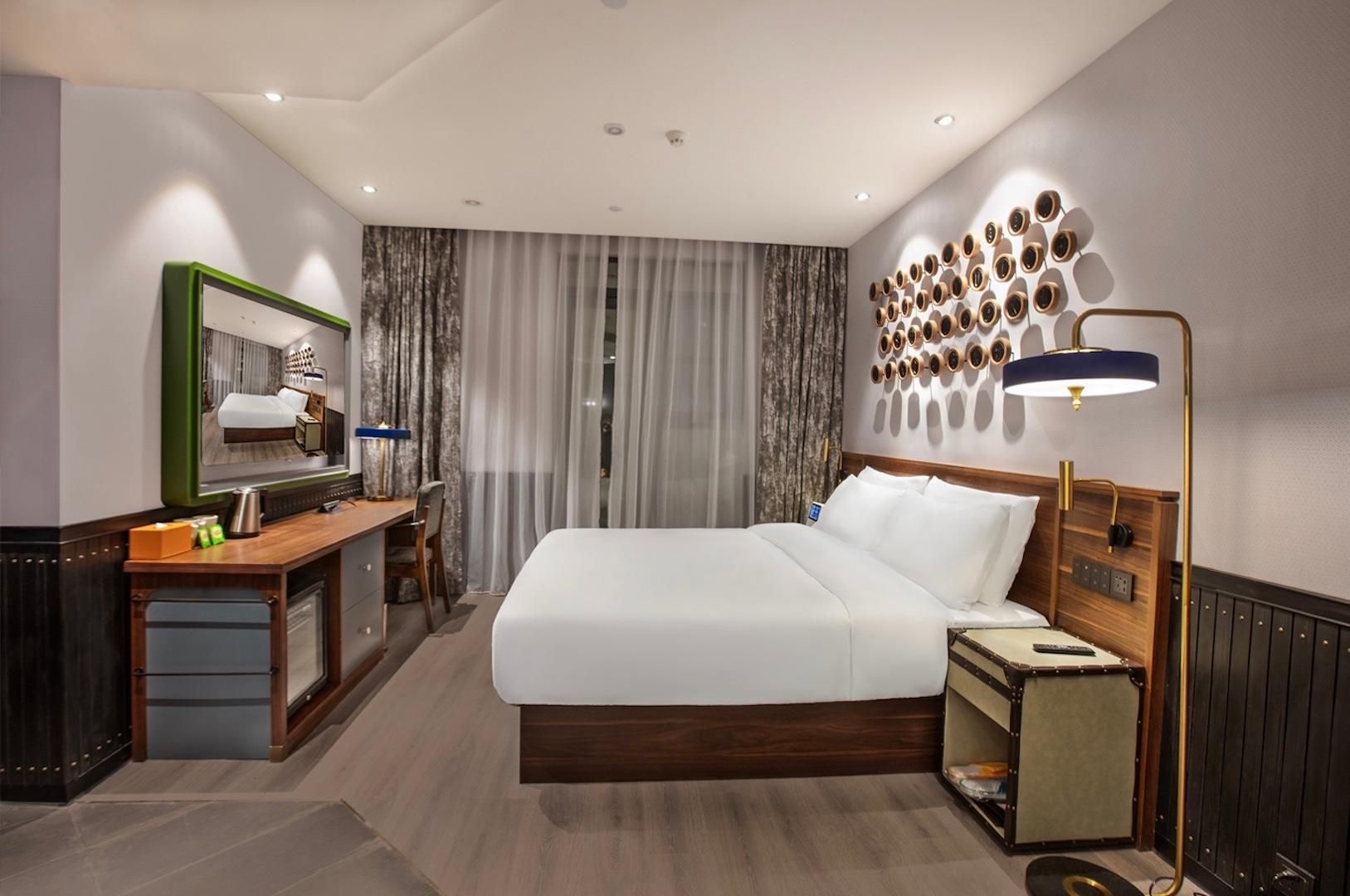 Queen Superior Room