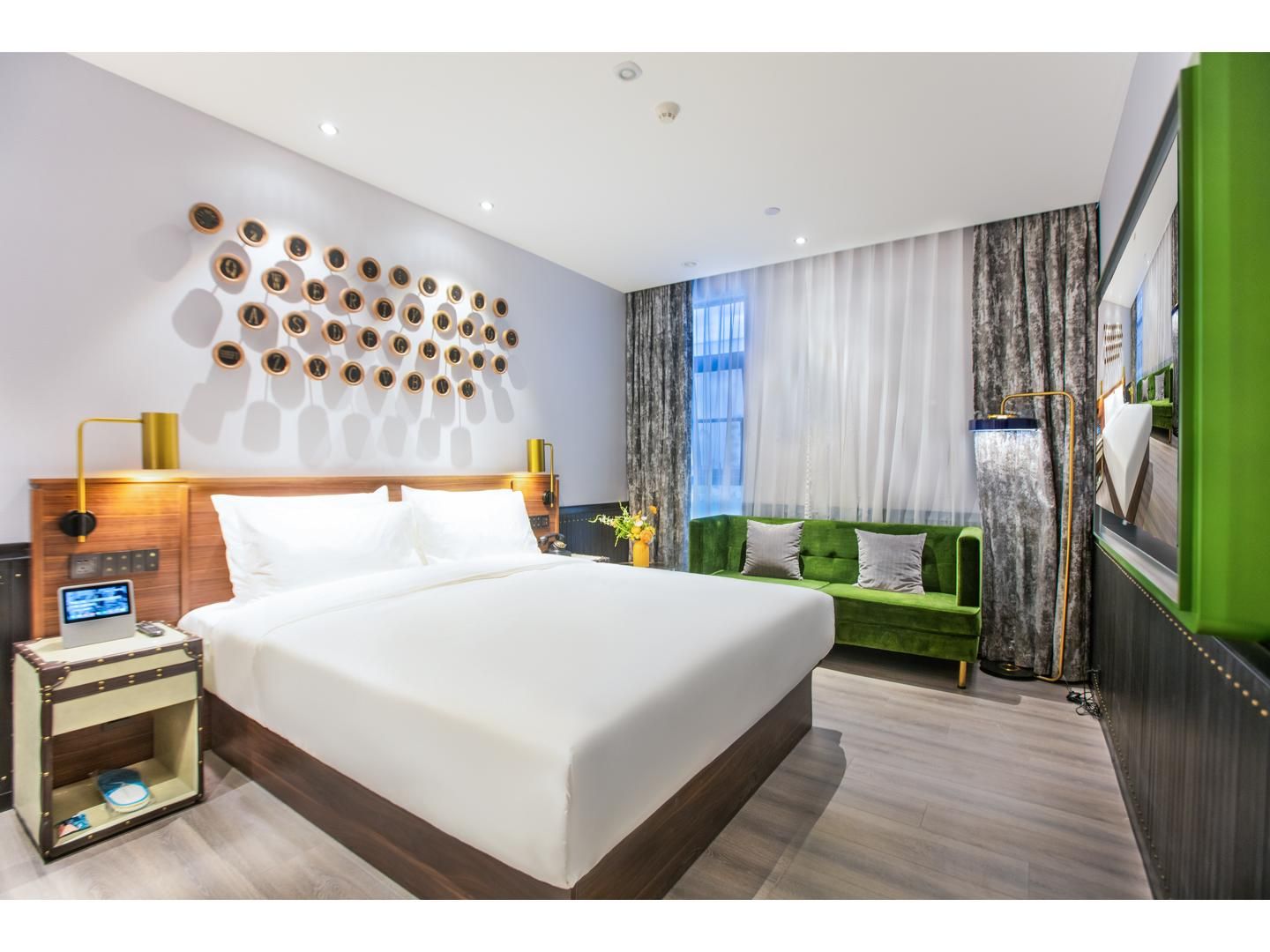 Queen Superior Room