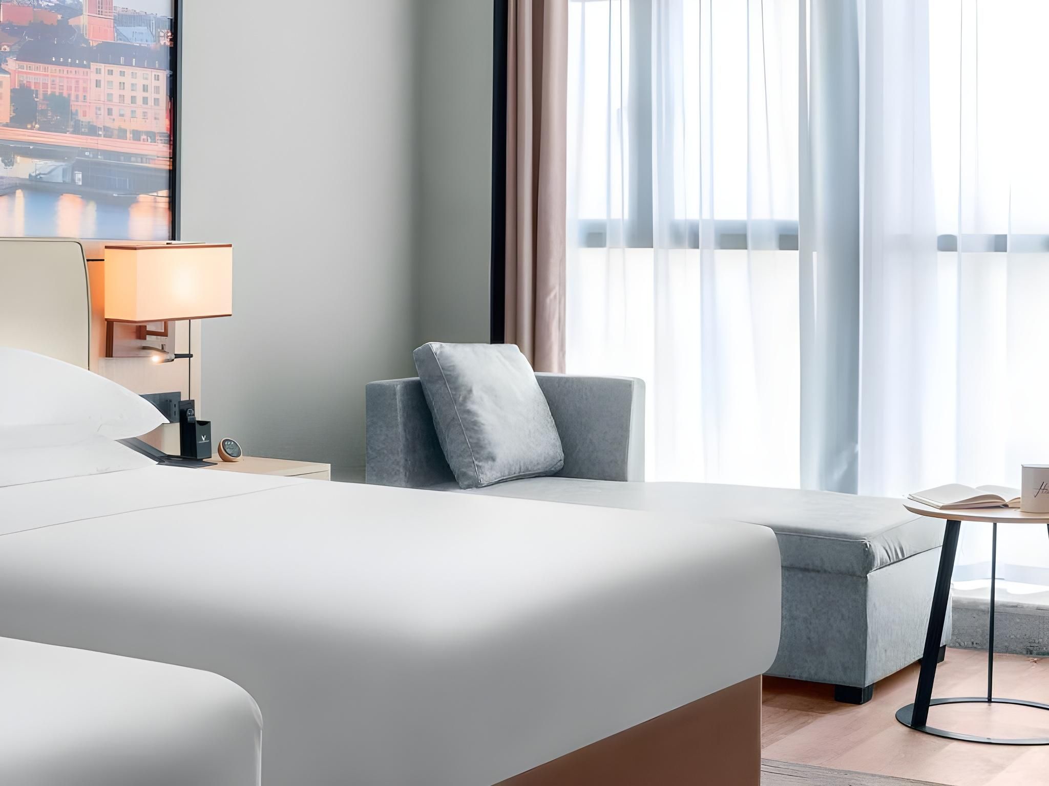 WH - Deluxe Room Twin