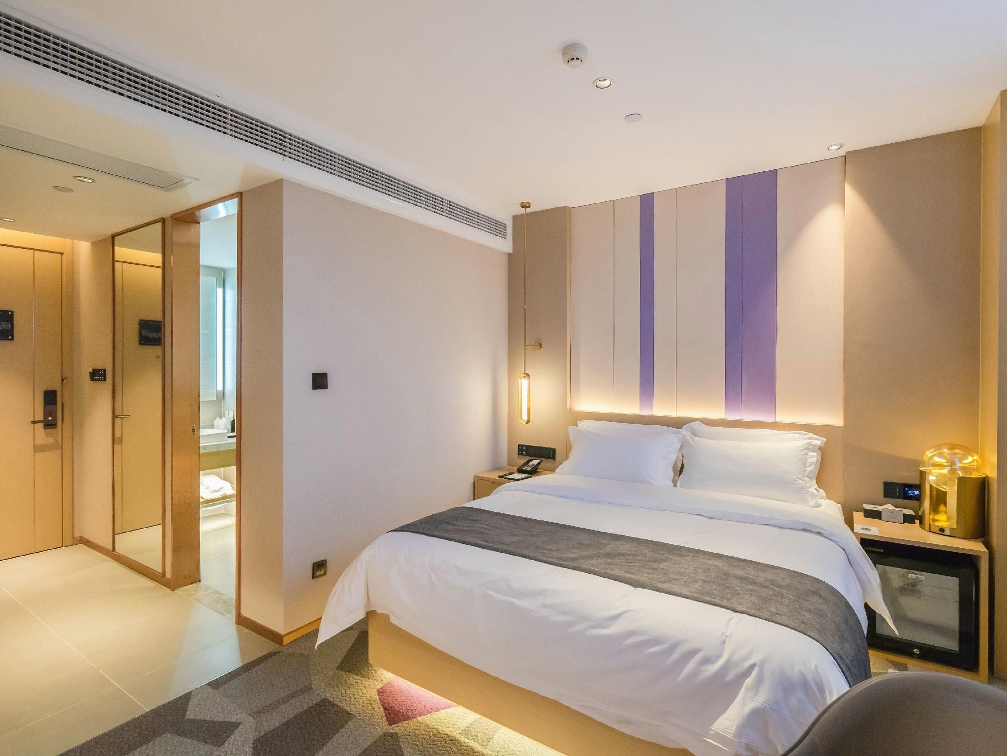 WH - Deluxe Bed Room