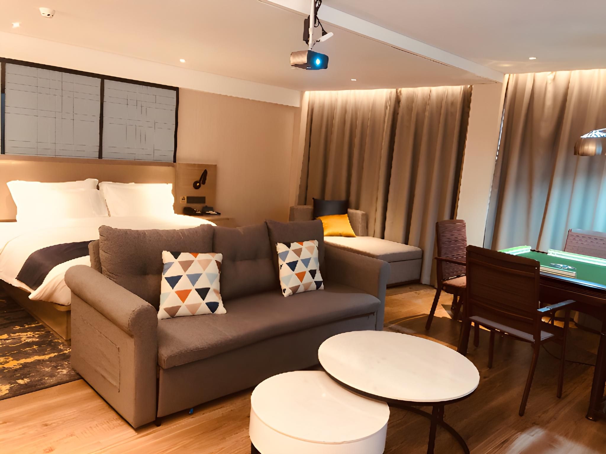 Dossen - Executive Suite