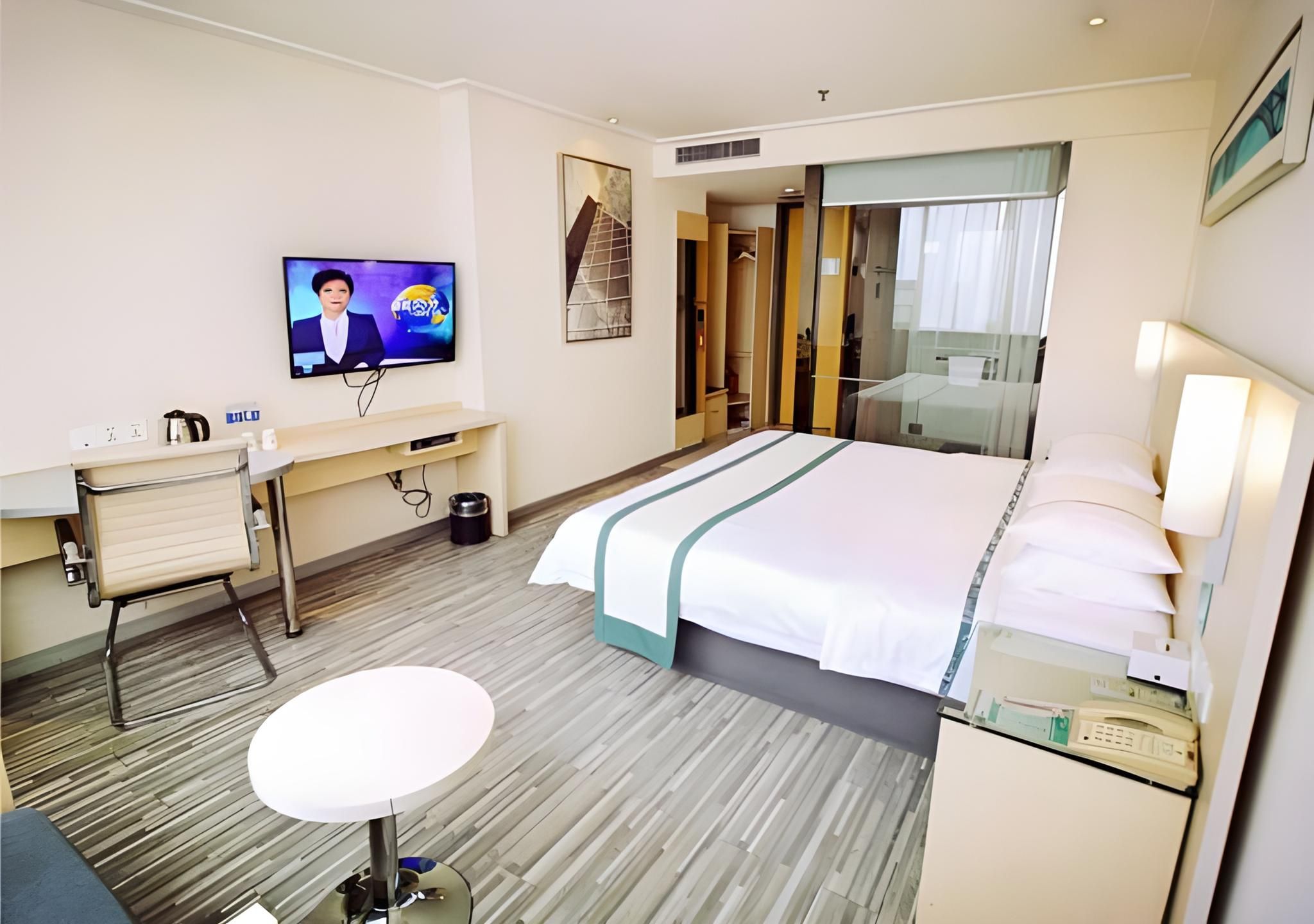 Business Queen Room