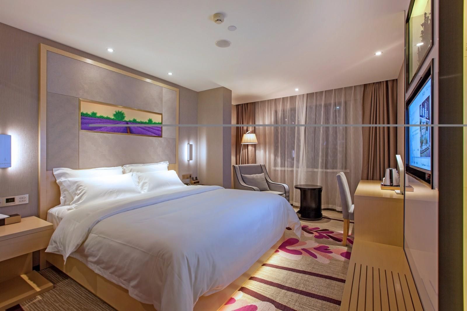 Business Queen Room
