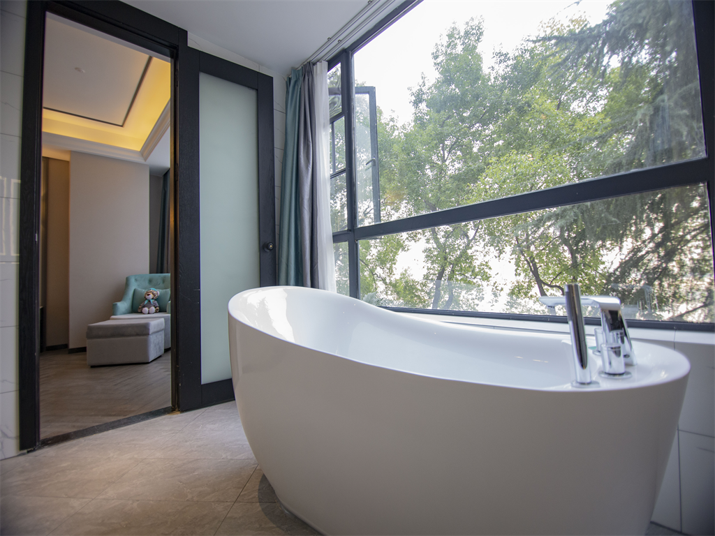 WH - Godness Romantic Bed Room