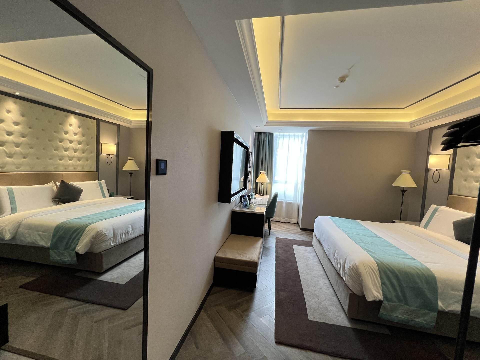Xana - Bed Room With View