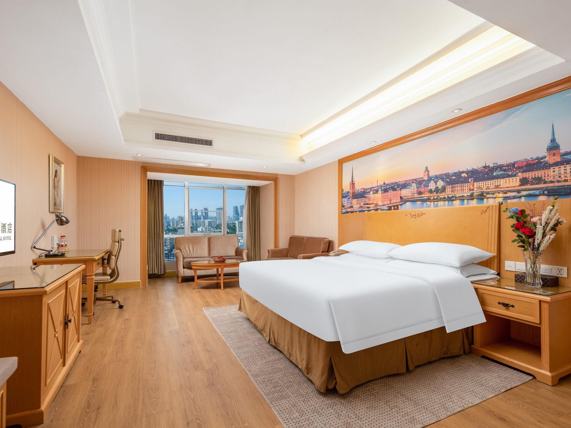 Business King Room