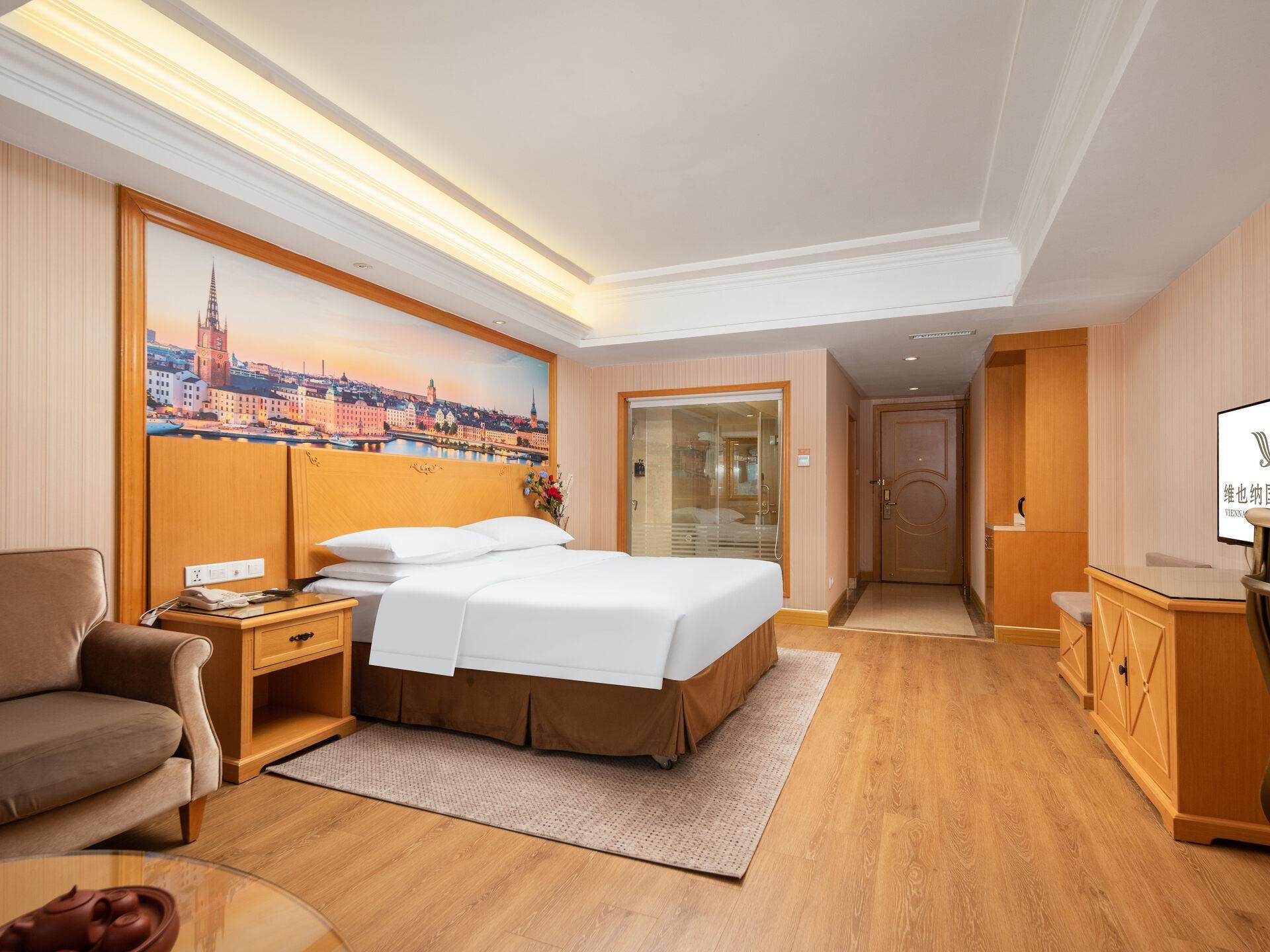 Business King Room