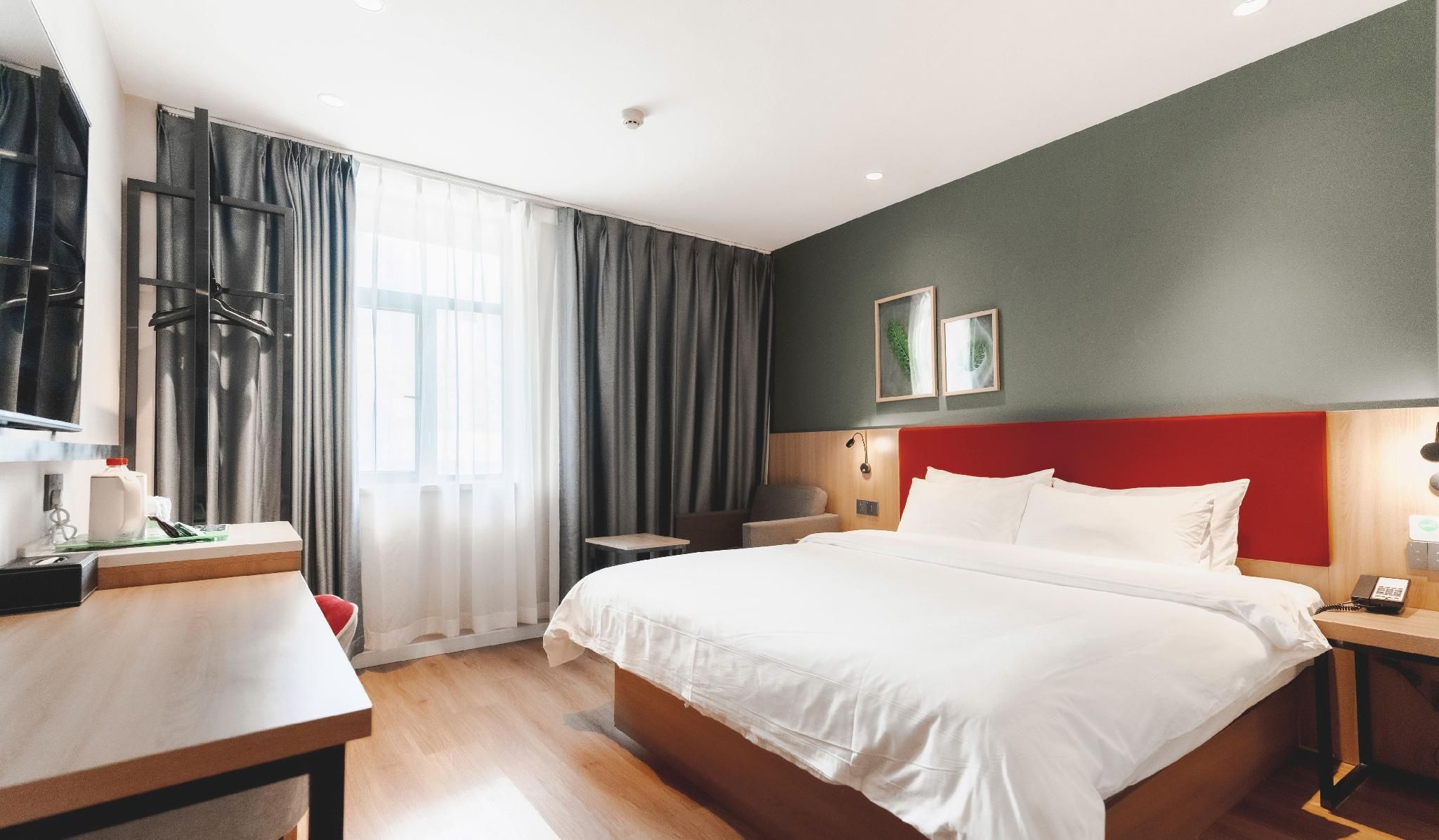 WH - Deluxe Bed Room