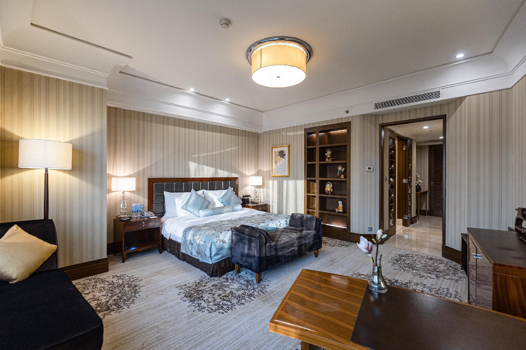 WH - Executive Superior Deluxe Bed Room