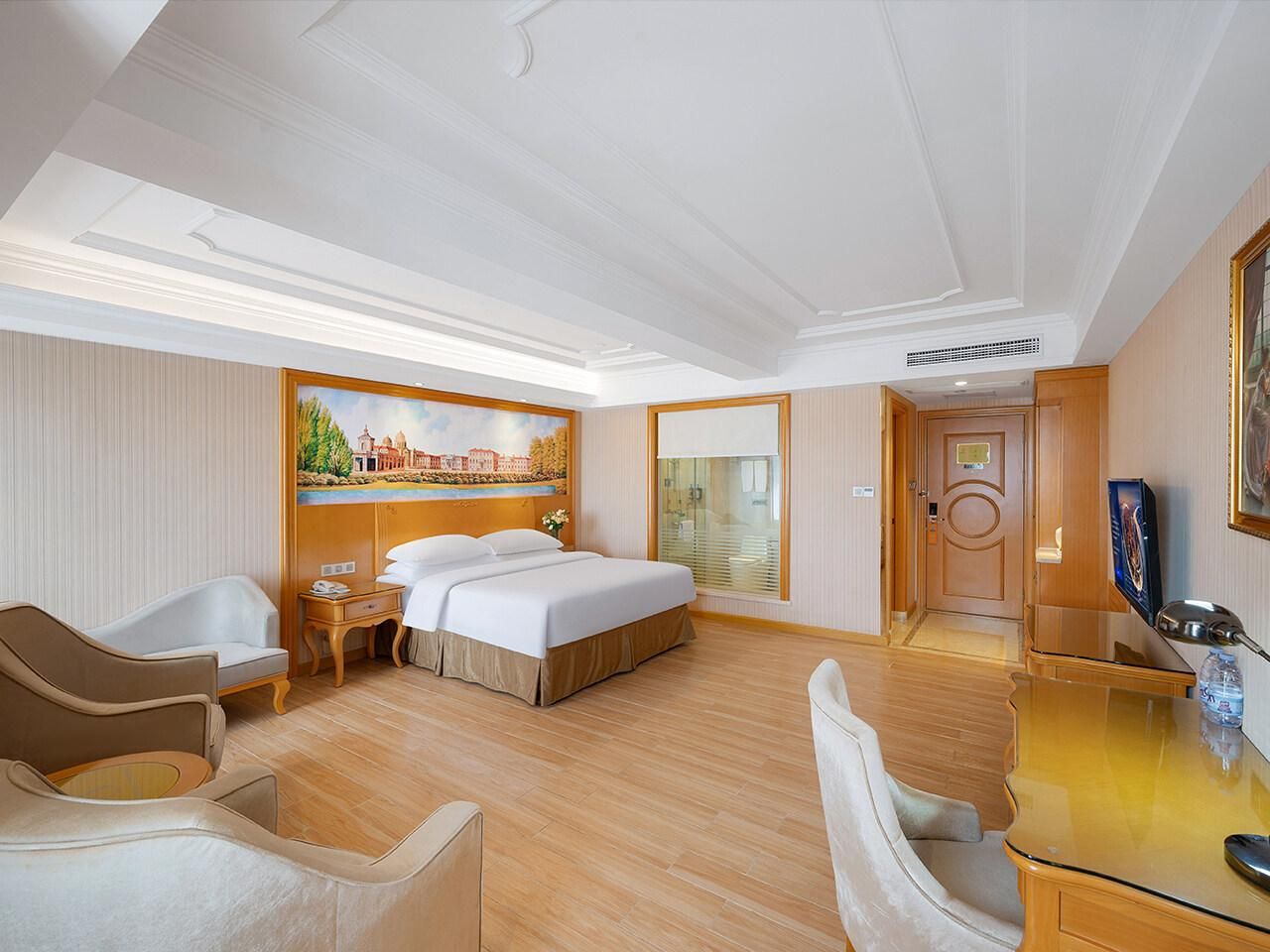 Business King Room
