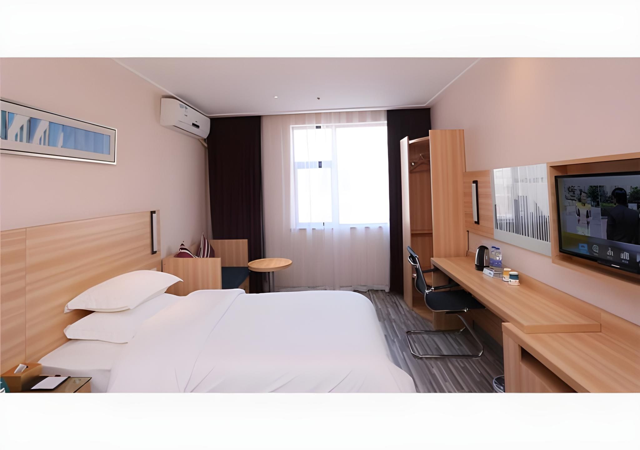 Business Queen Room