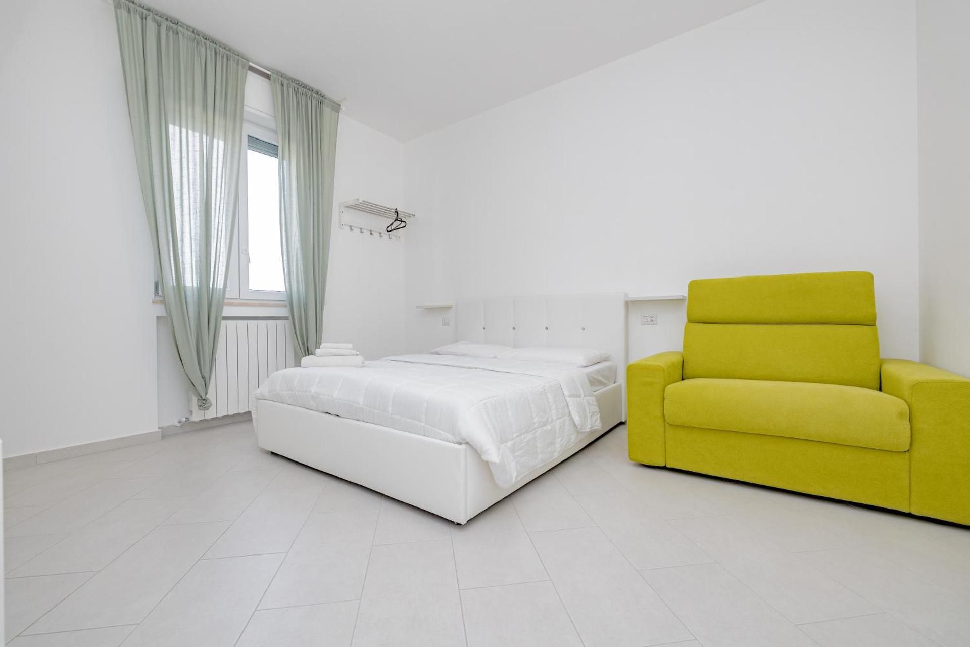 Deluxe Room (2 Adults + 1 Child)
