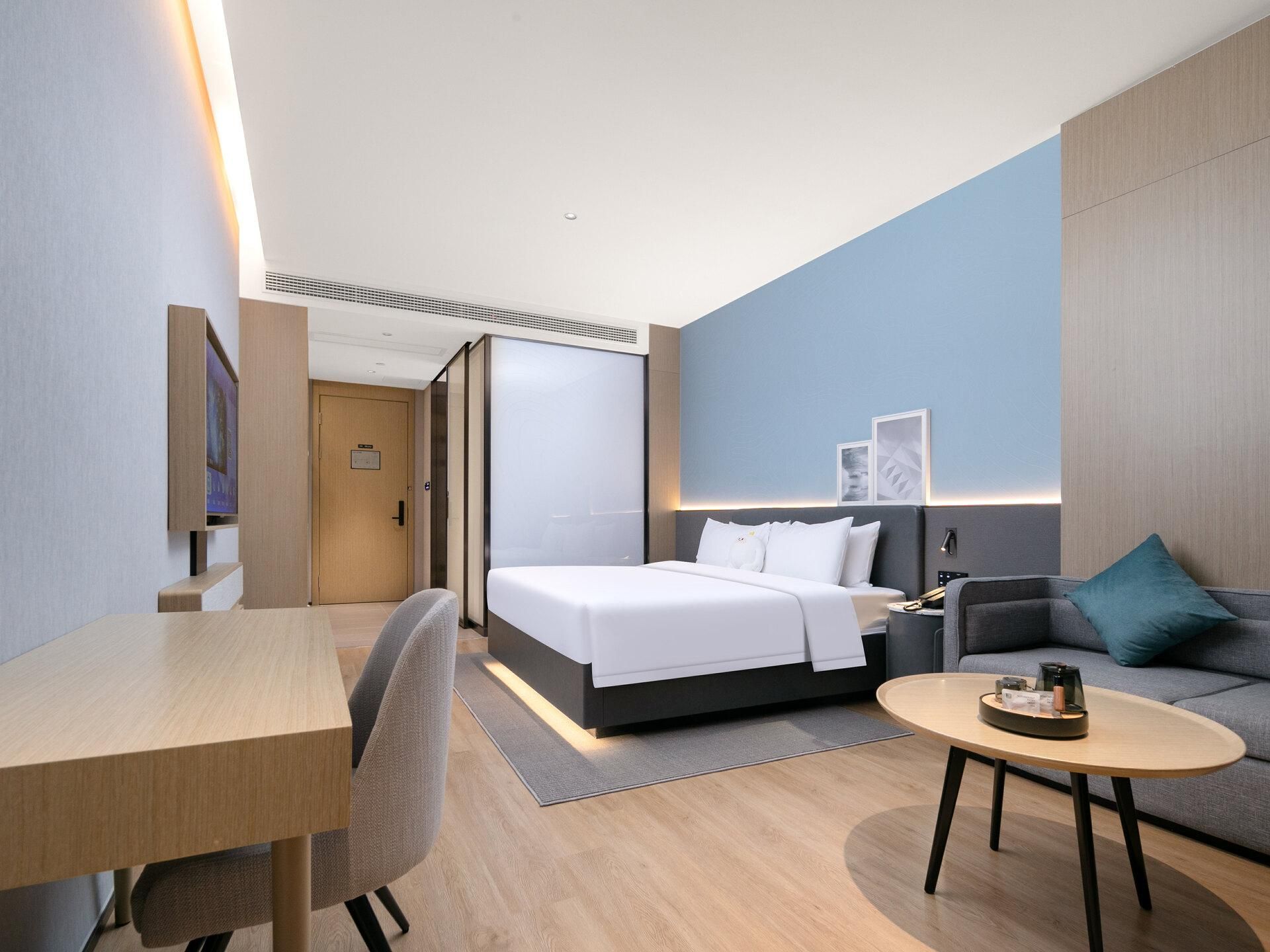 Deluxe Queen Room