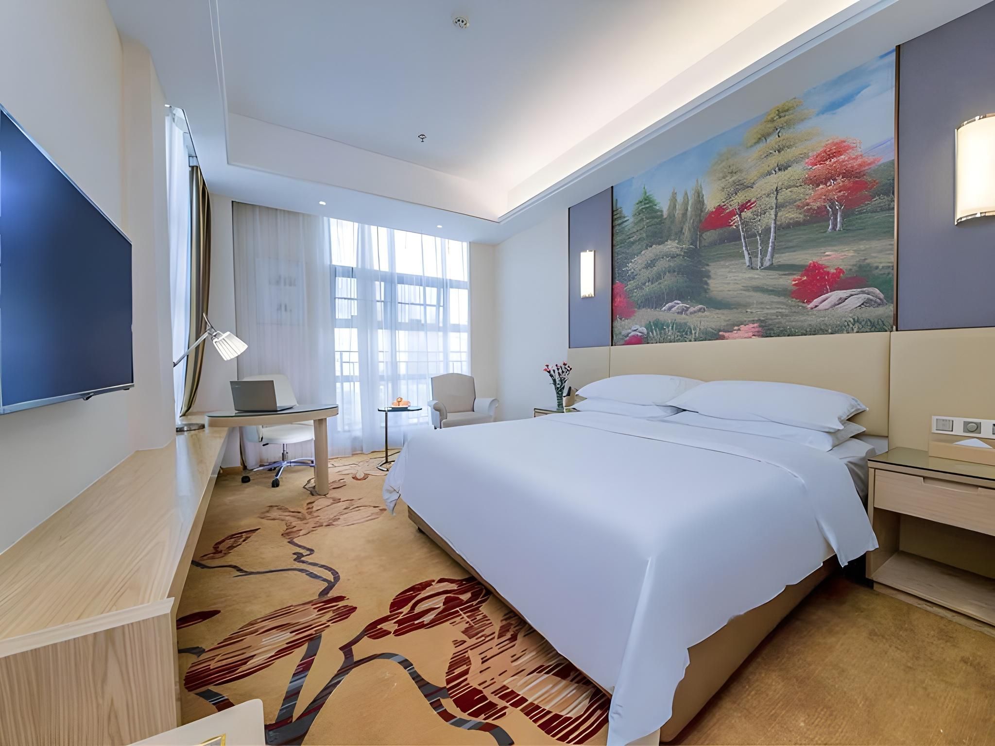 Deluxe Queen Room