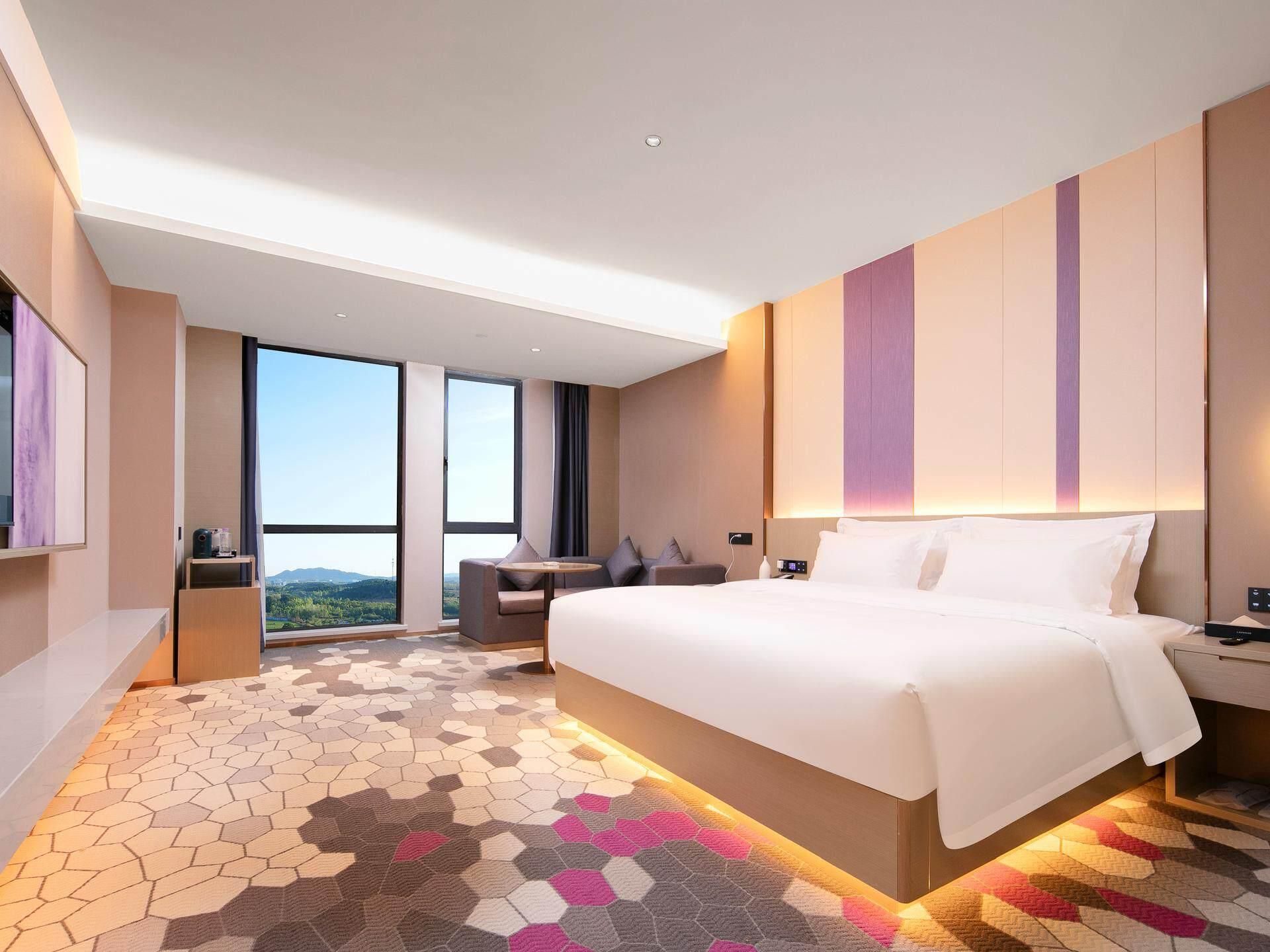Business King Room