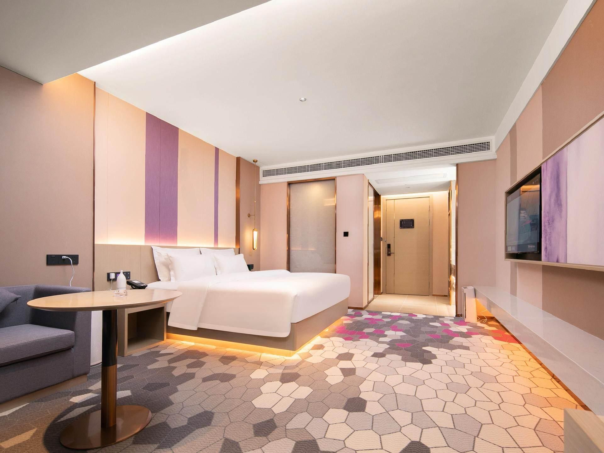 Business King Room