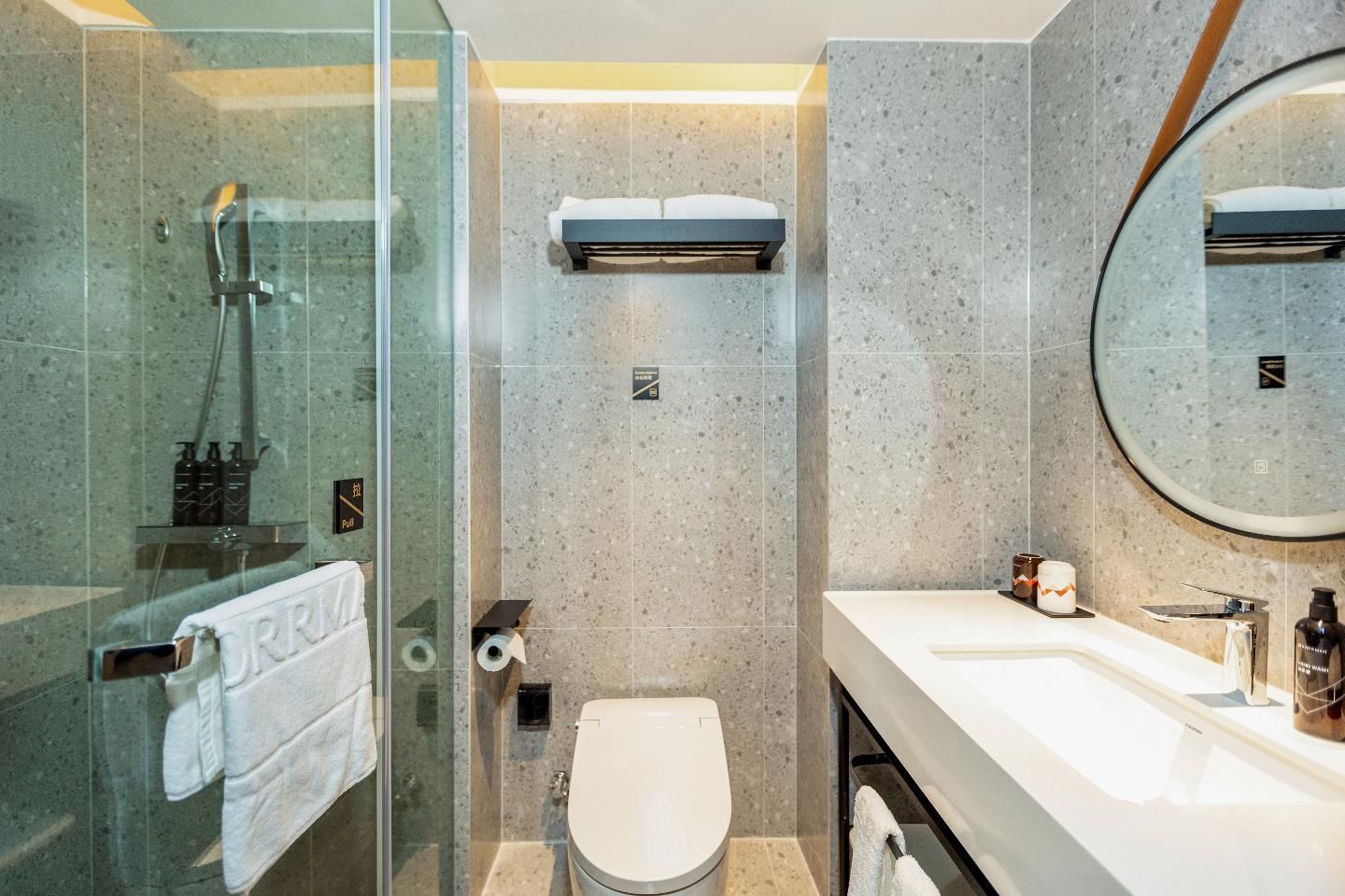 Dossen - Executive Suite