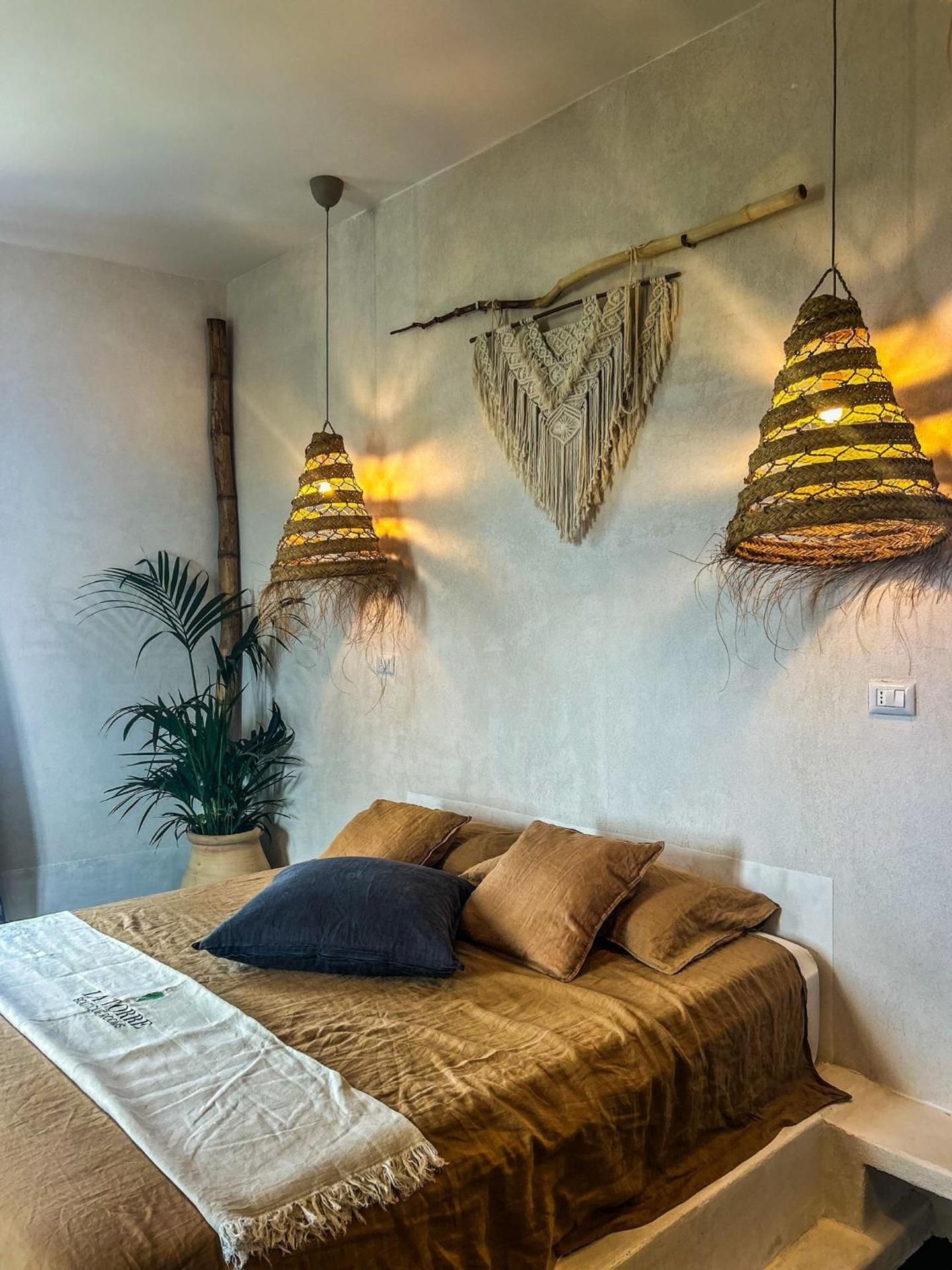 Deluxe Double Room with Side Sea View