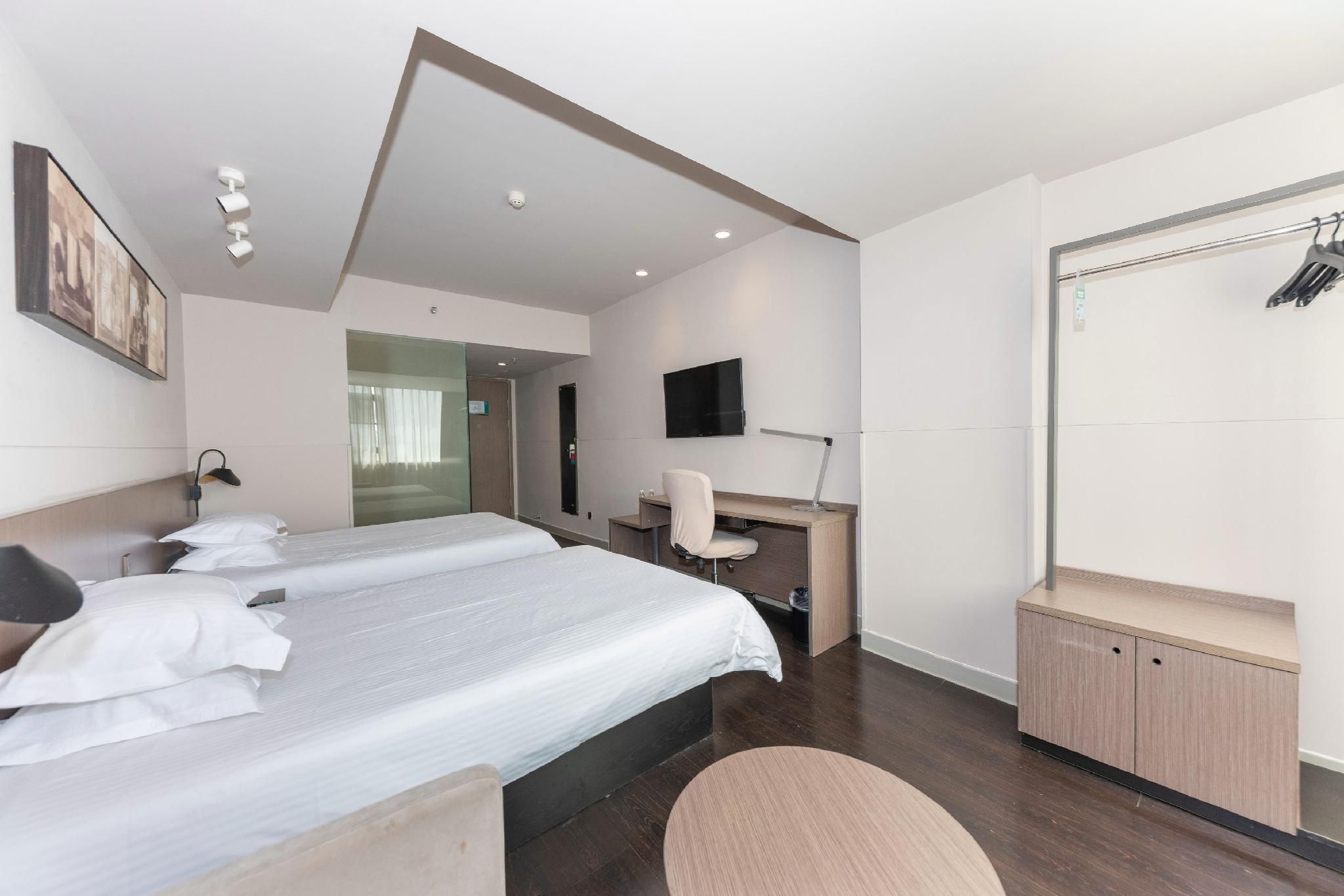 Business Twin Room A