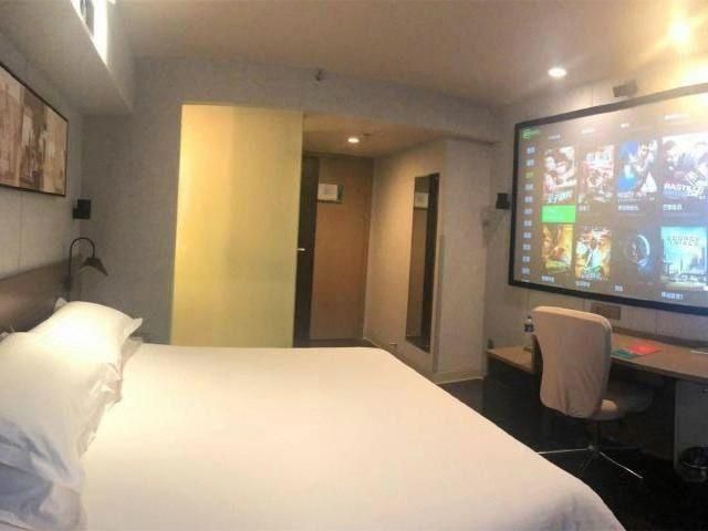 WH - Cinema Business Standard Room